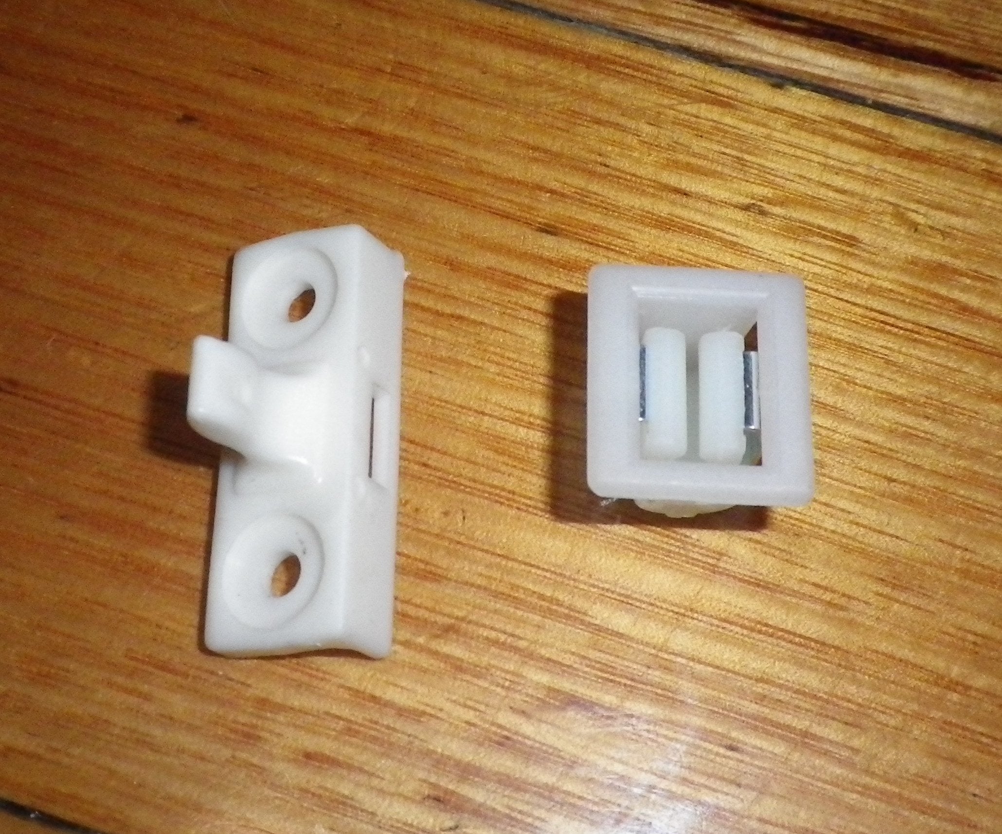 Bosch WTA3003 Clothes Dryer Male and Female Door Catch Assembly Kit - Part Number 183766