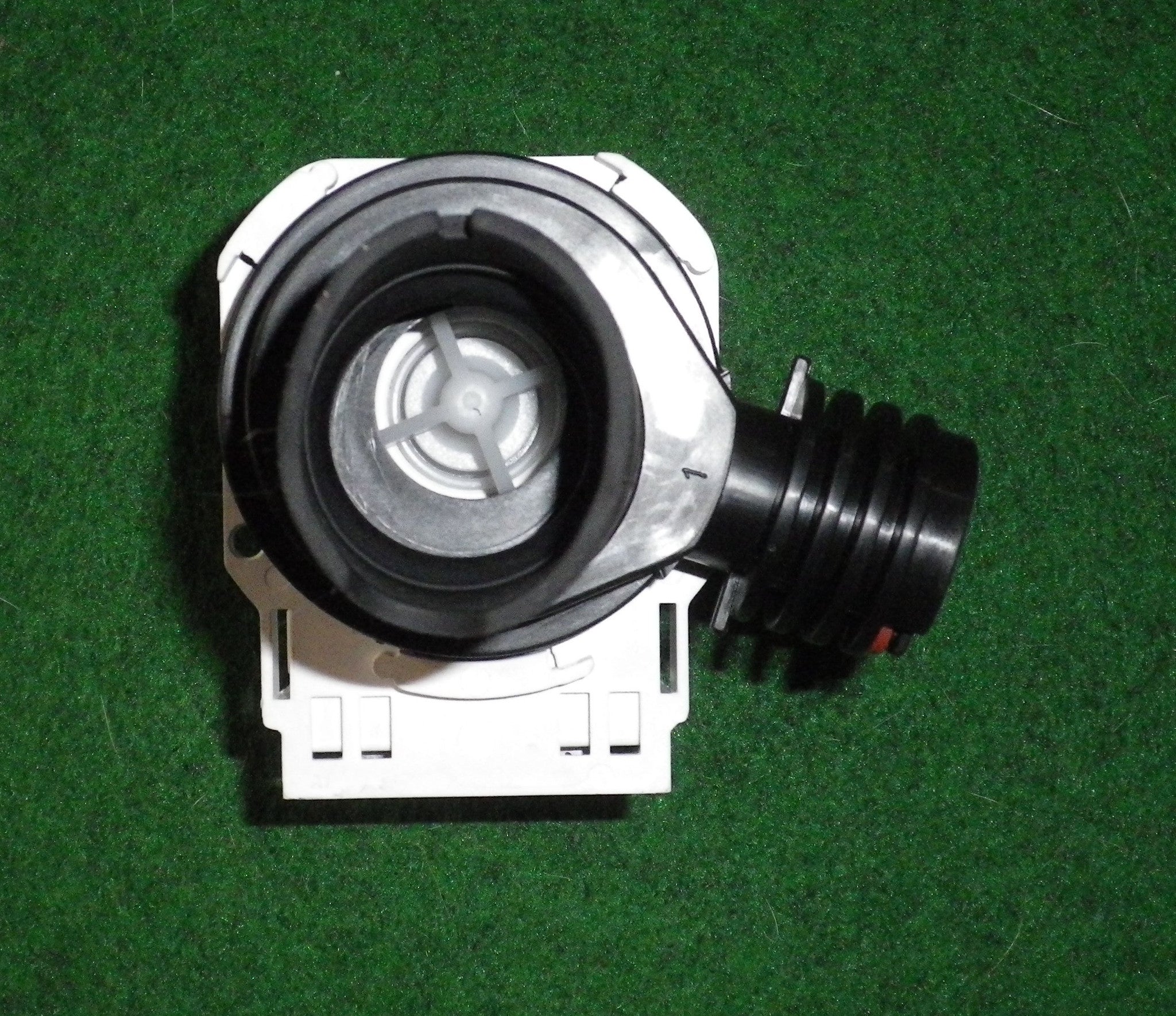 Westinghouse WSF6600 Series Dishwasher Drain Pump Motor Assembly Replacement - Part Number 140000443022