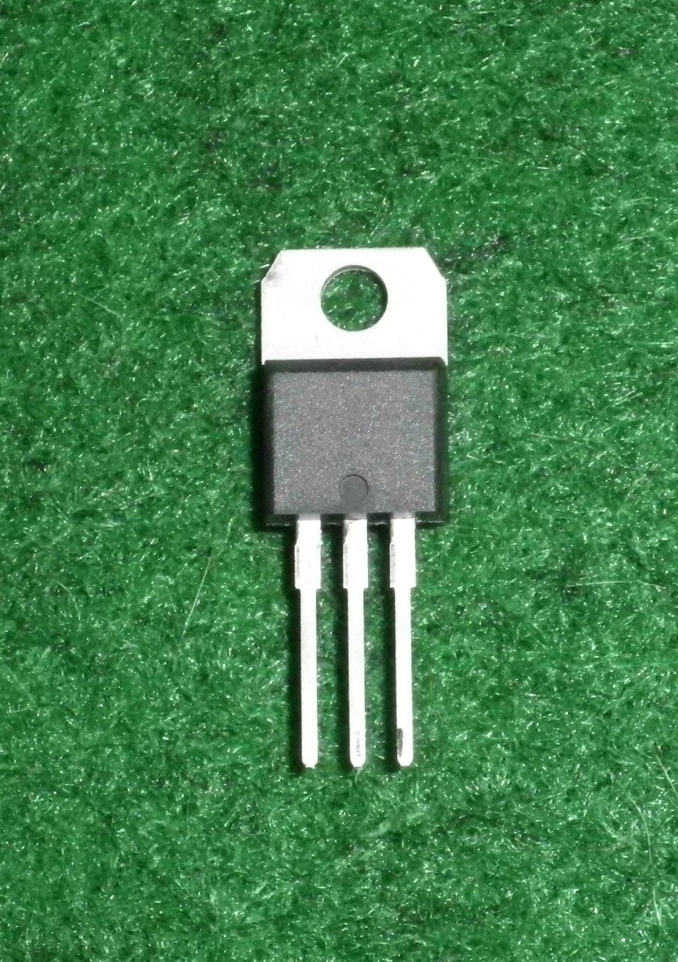 BTA16-800B 800-Volt 16-Amp Isolated General-Purpose Triac for Electronic Switching Applications