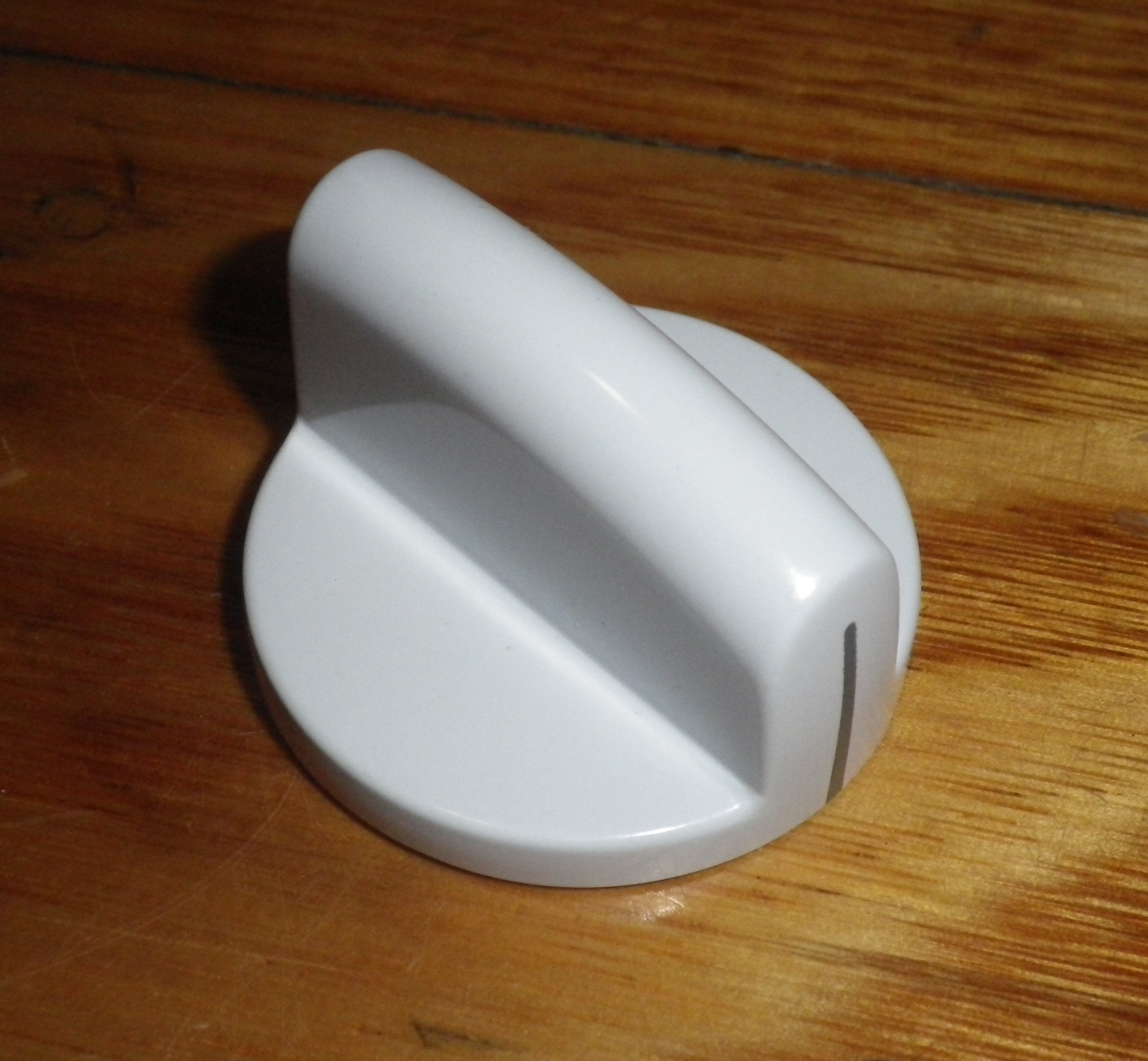 Chef, Electrolux, Westinghouse Brand New White Stove Control Knob Replacement Part # 0019008097