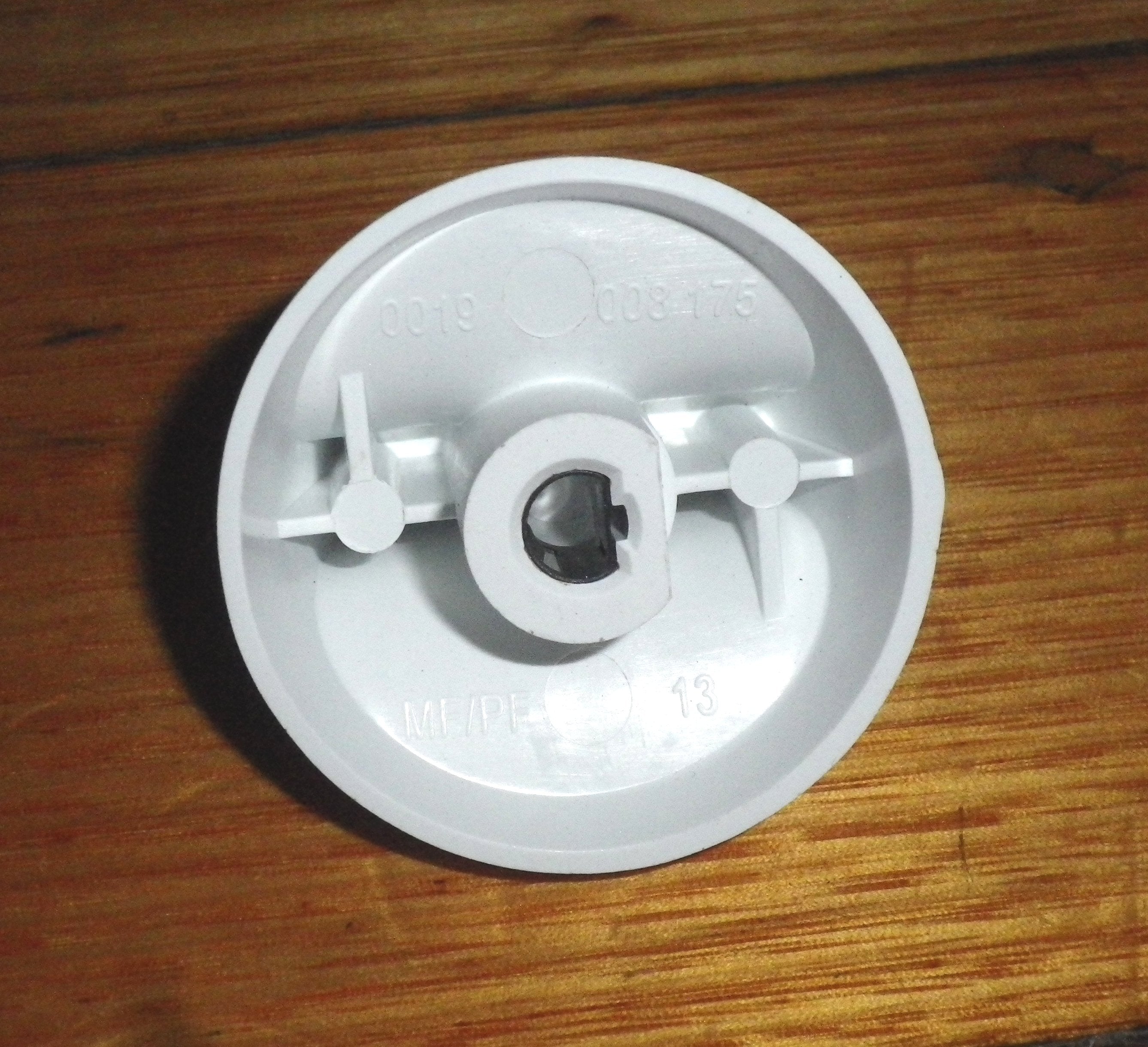 Westinghouse White Electric Stove Hotplate Control Knob - Genuine Replacement Part # 0019008175