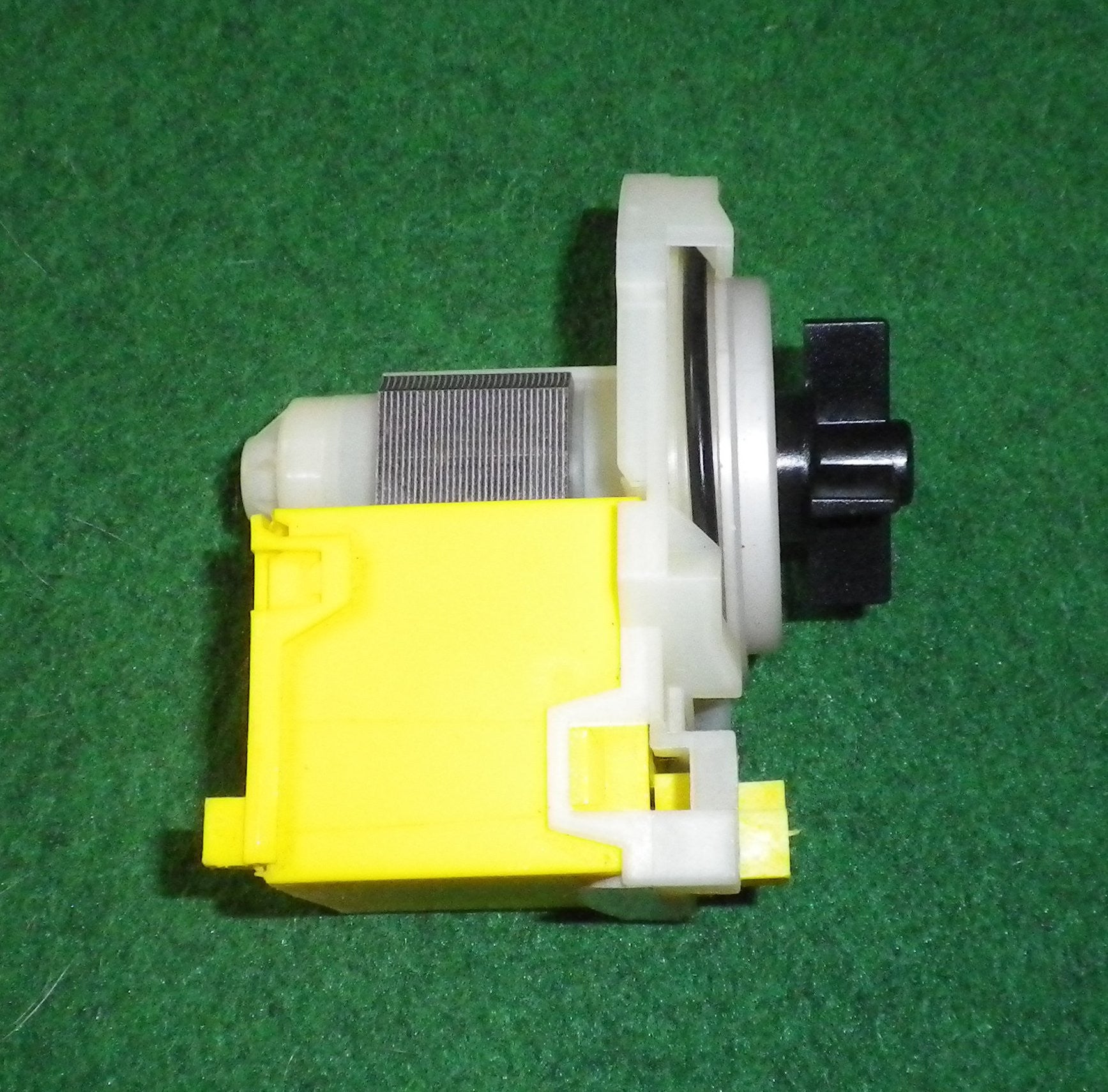Copreci Universal Twist-On Magnetic Pump Motor Body - Universal Electric Pump Motor Part No. UNI209D