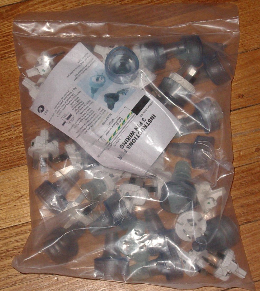 20-Pack Clear 10A 240V Australian 3-Pin Mains Plug Tops - ACP3121-20