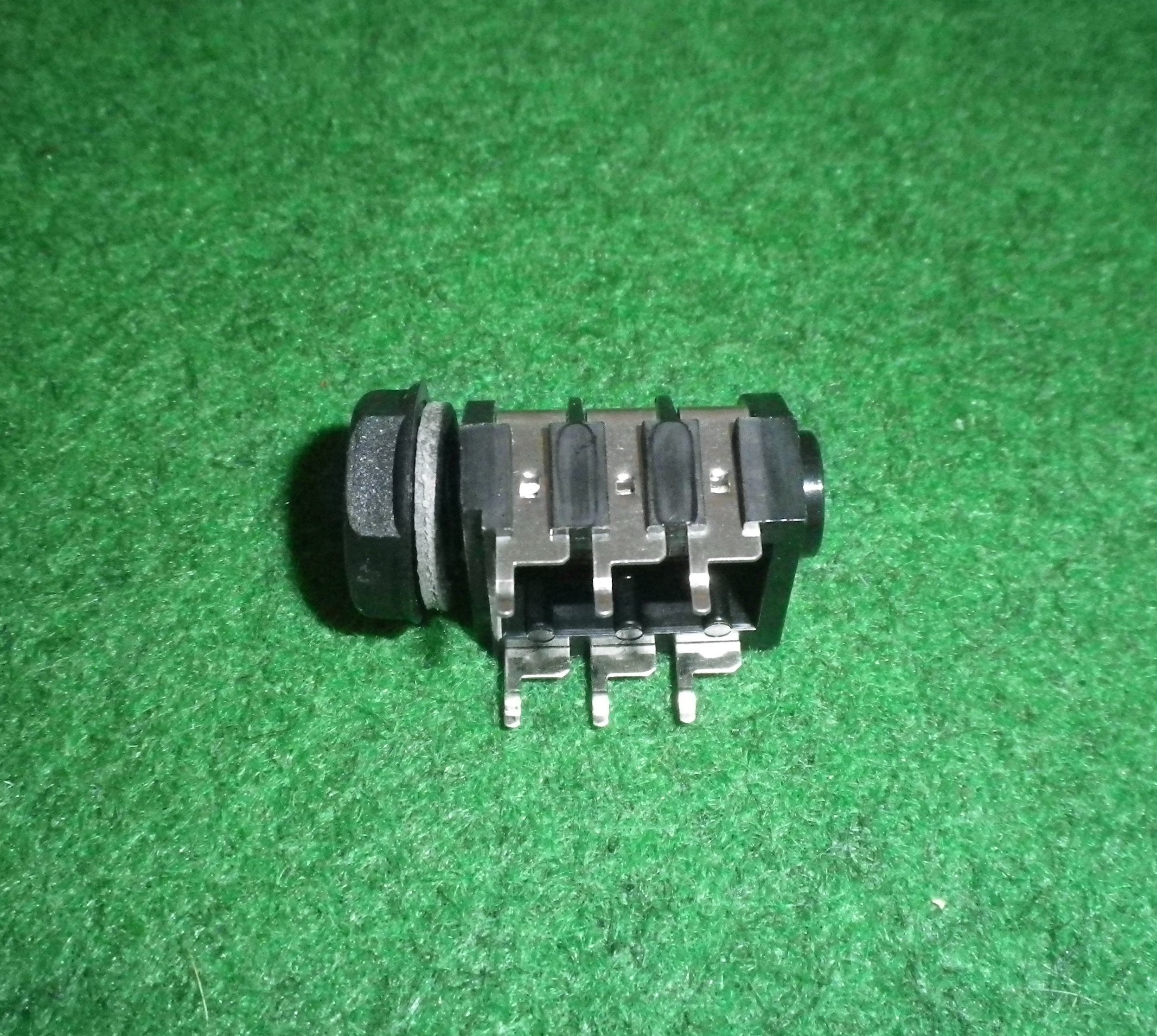 6.3mm Plastic-Insulated Stereo Switched PCB Mount Phone Socket - Part # CL12321K