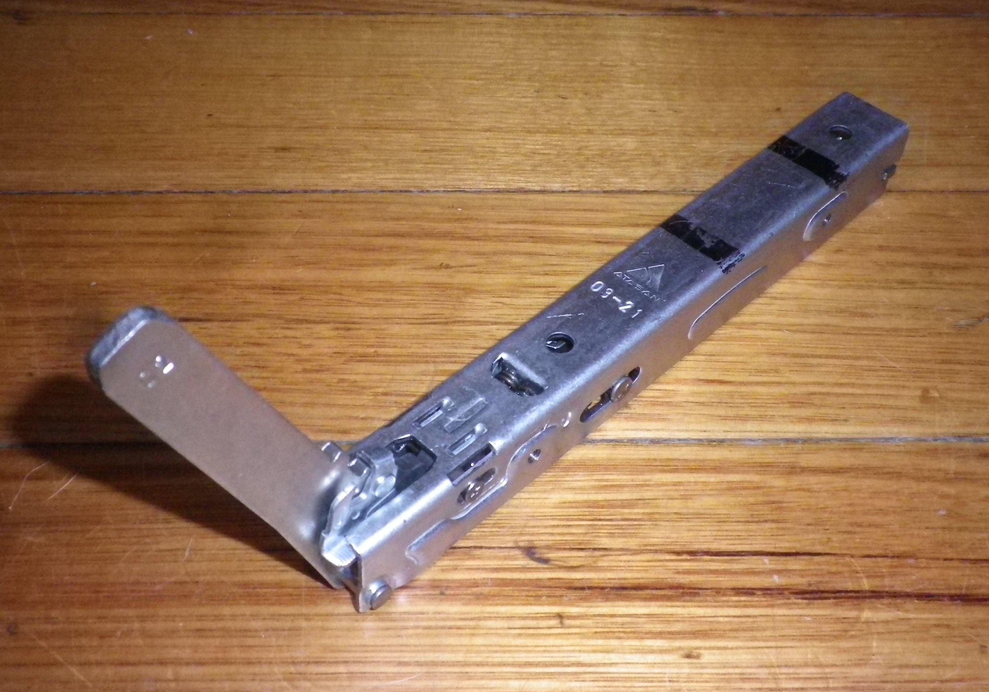 Fisher & Paykel OB60 Oven Door Hinge - Genuine Part #FP565189