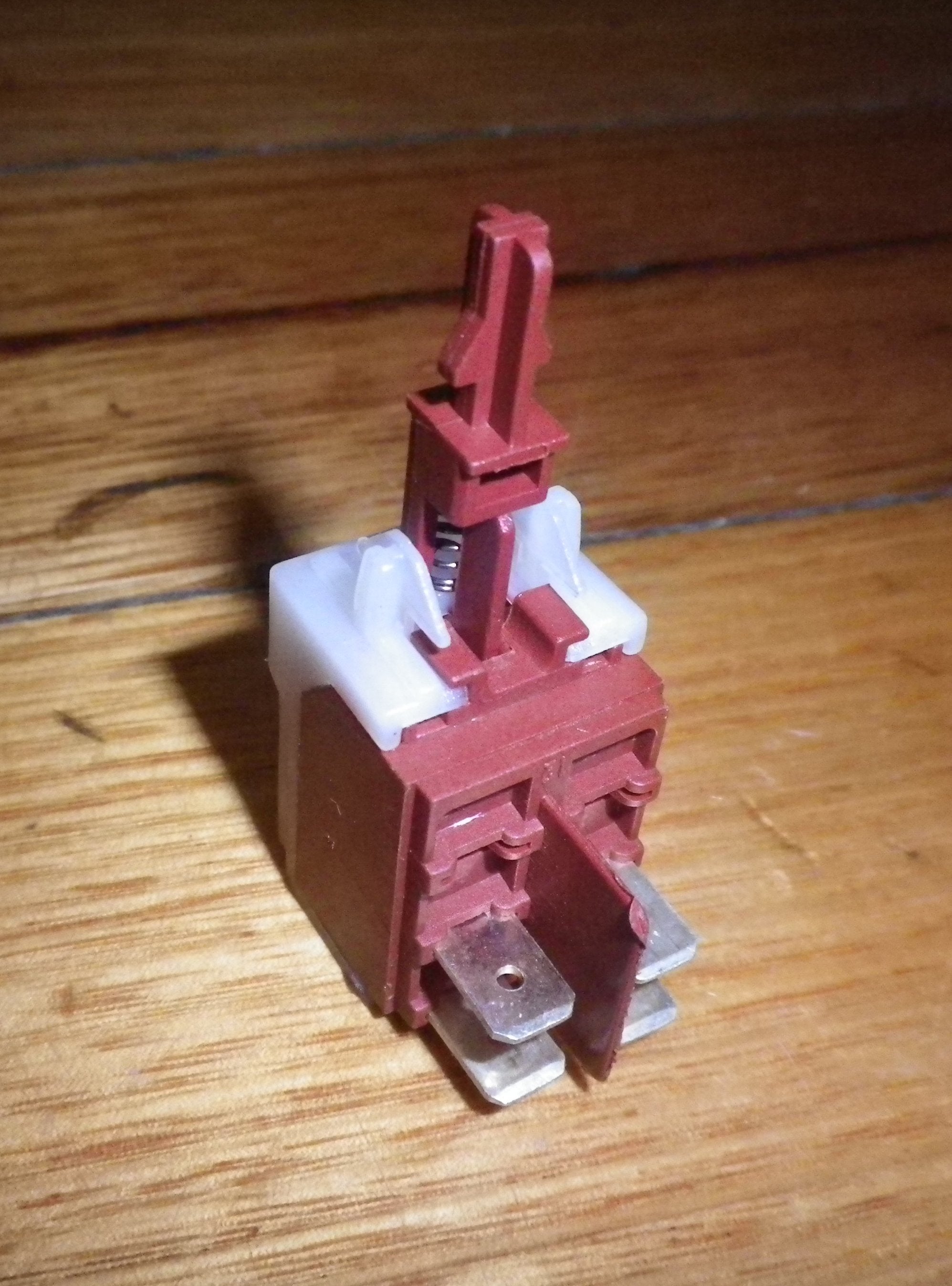 Westinghouse Mains On/Off Switch for WSF6606 and WSF6608 Series Dishwashers - Part Number 32001607