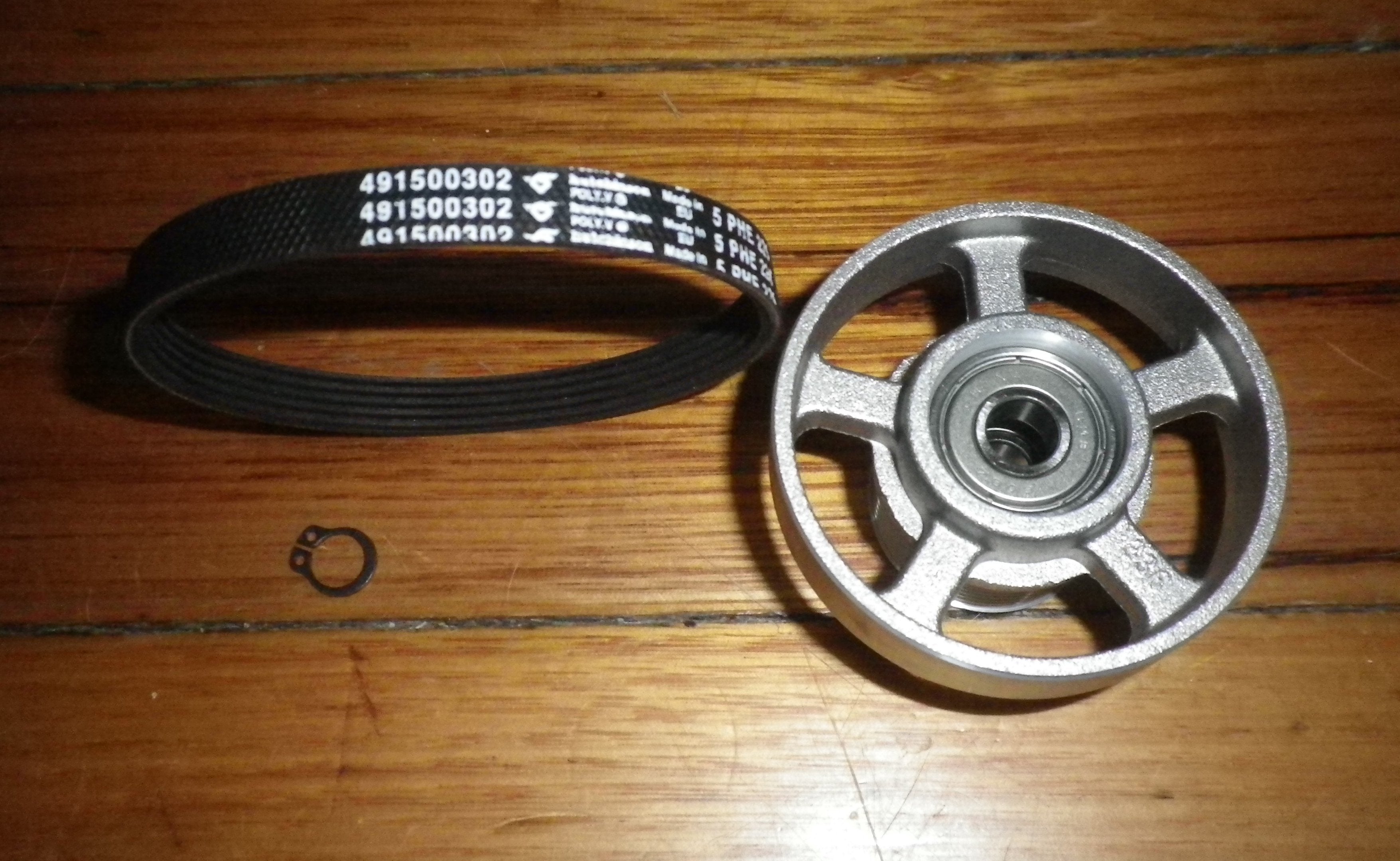 Fisher & Paykel DE60F60EW1 Clothes Dryer Replacement Jockey Pulley and Motor Belt Assembly - Part # FP792356