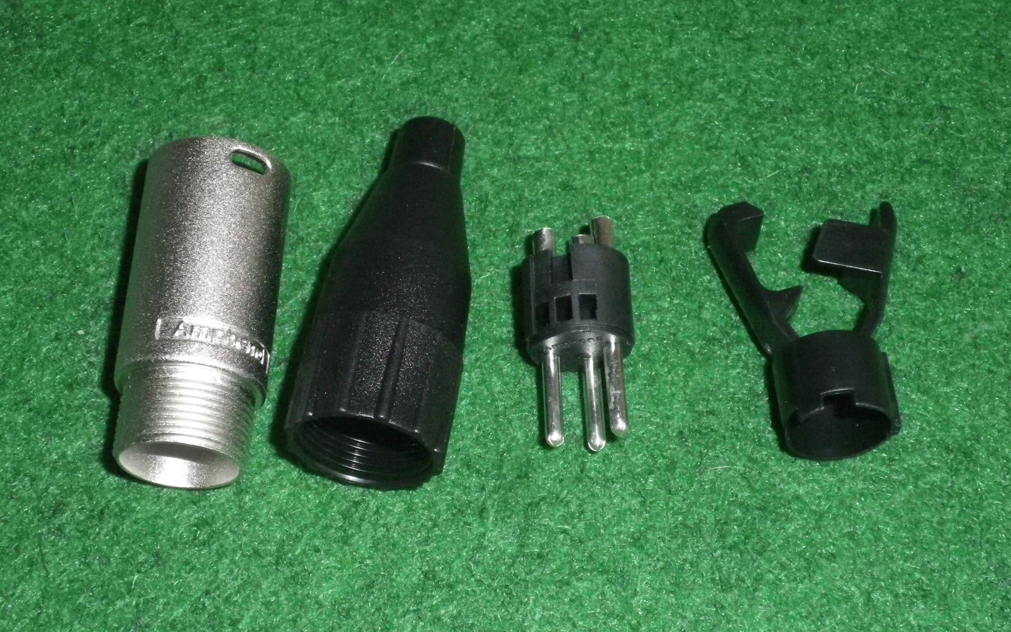 High - Quality Amphenol Professional 3 - Pin Male XLR Audio Connector - Part Number AC3M