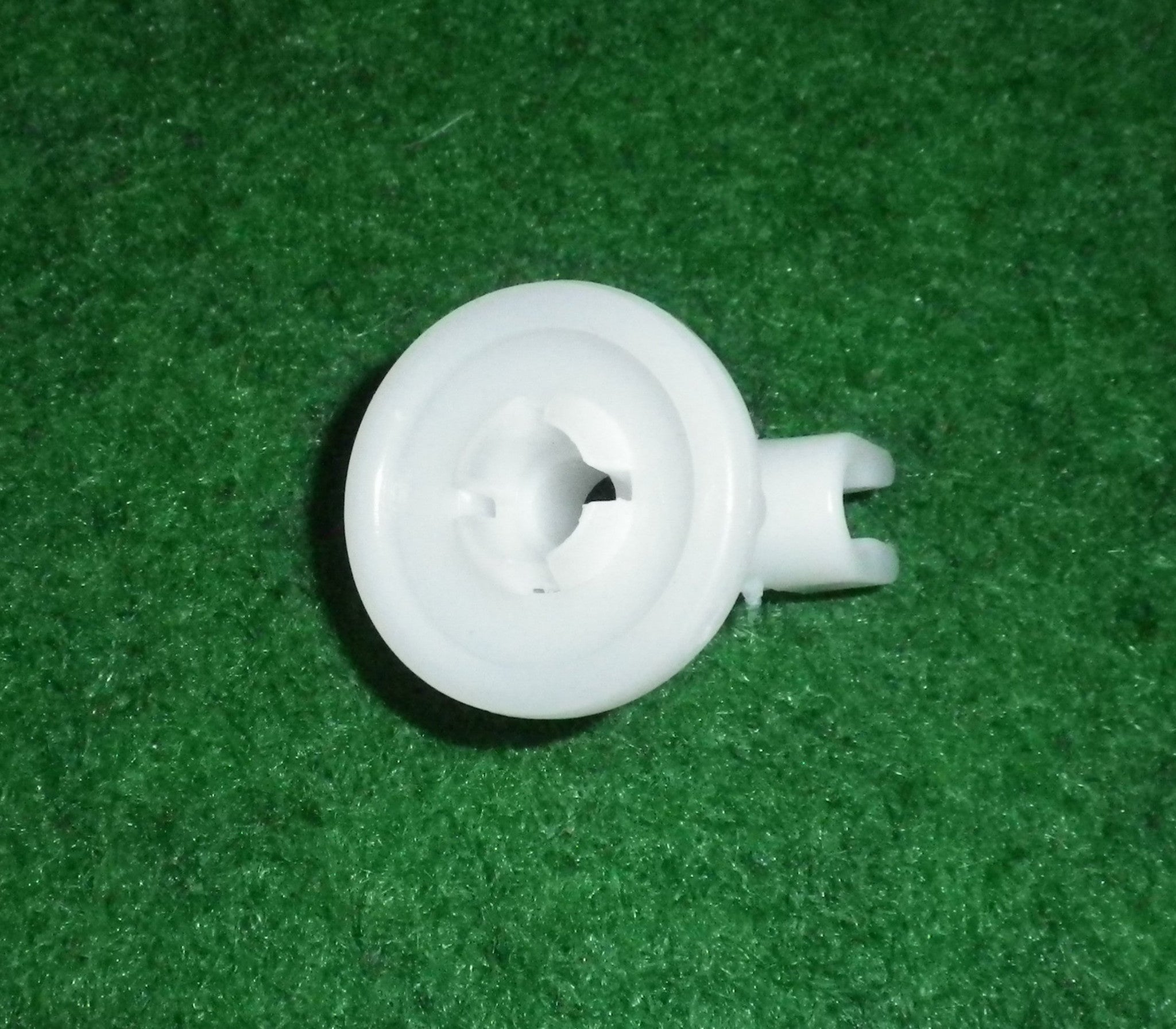 High - Quality Replacement Upper Basket Wheel Compatible with Bosch SMS Series Dishwashers - Part # BS4302