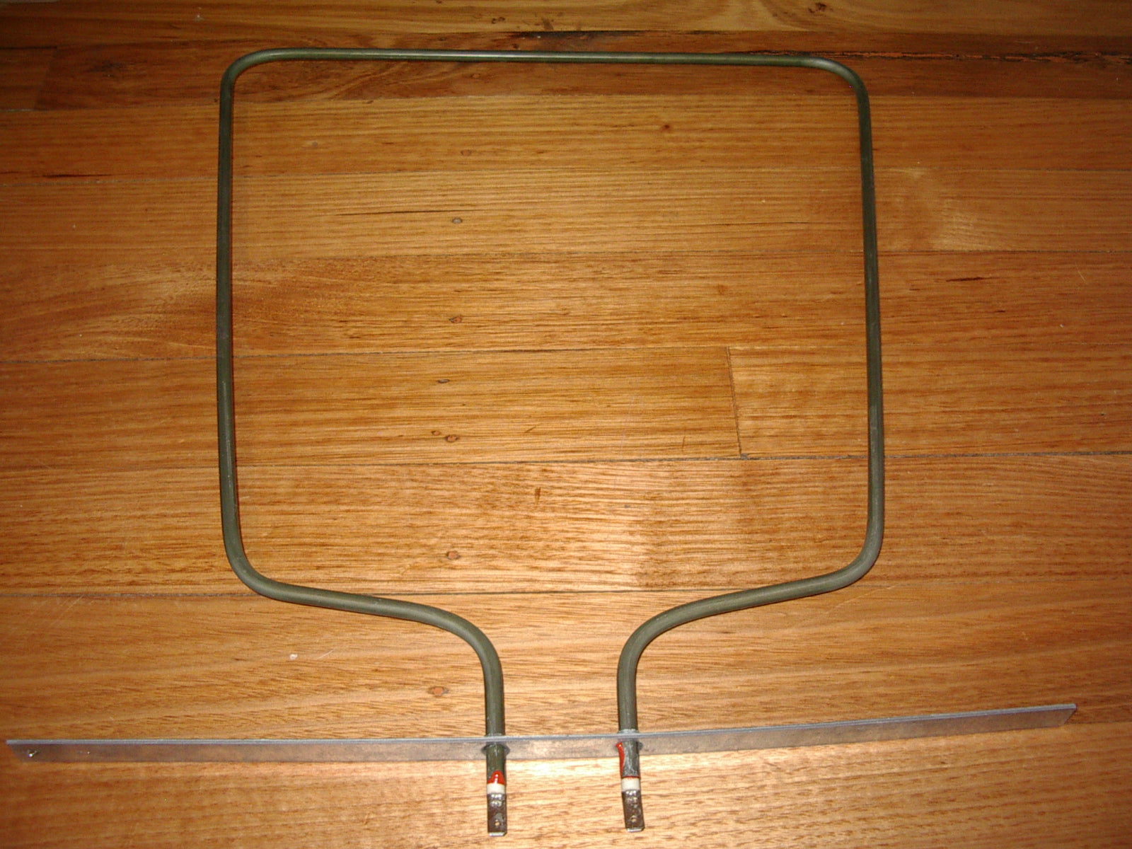 Whirlpool 1000-Watt Bottom Oven Heating Element - Part Number 481925928847