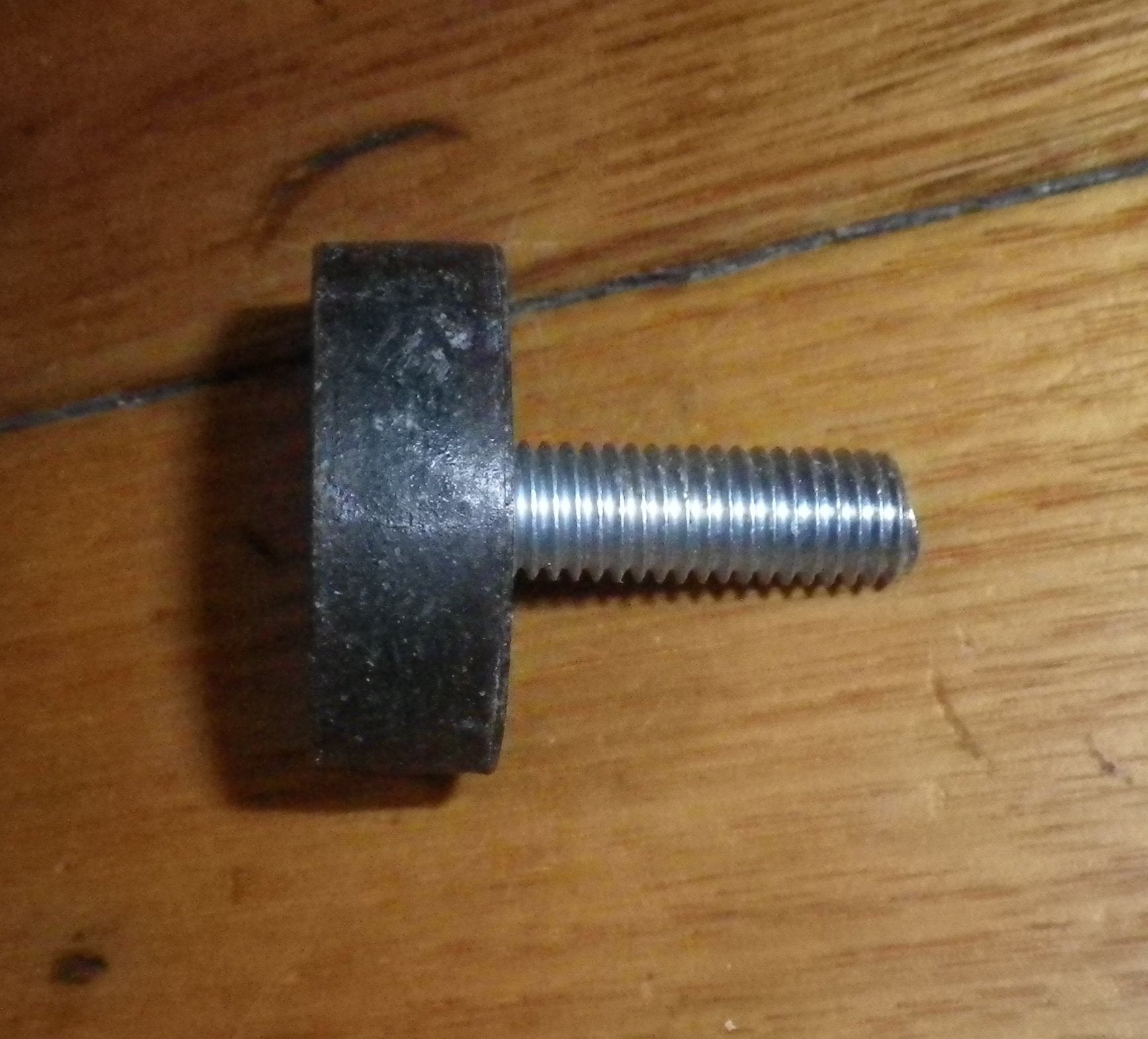 Adjustable Washing Machine Support Legs Equipped with Rubber Foot Pads and 10mm Threaded Shaft - Part Number T002B