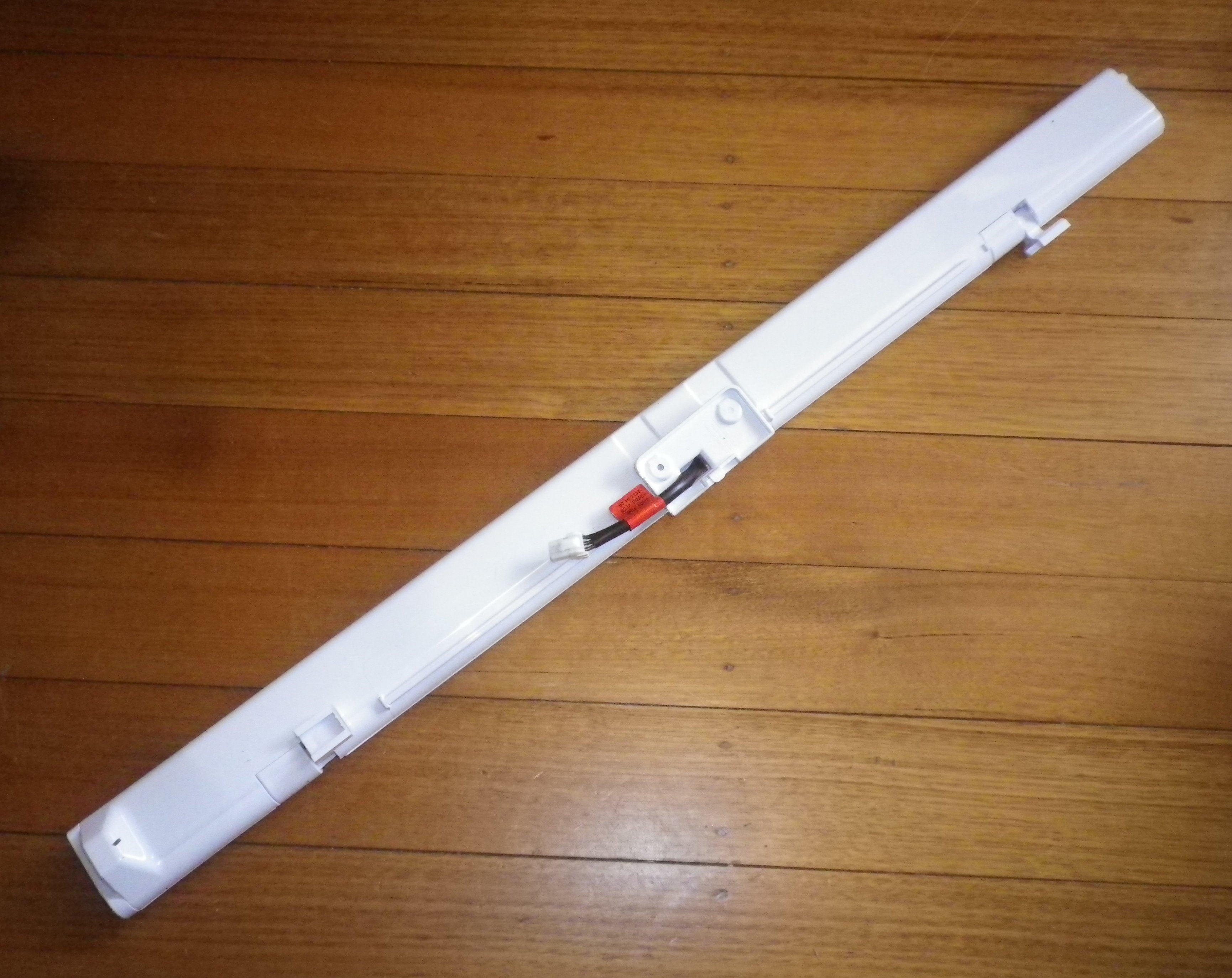 Samsung SRF644CDLS French Door Refrigerator Centre Closing Bar - Replacement Part # DA97 - 14049H
