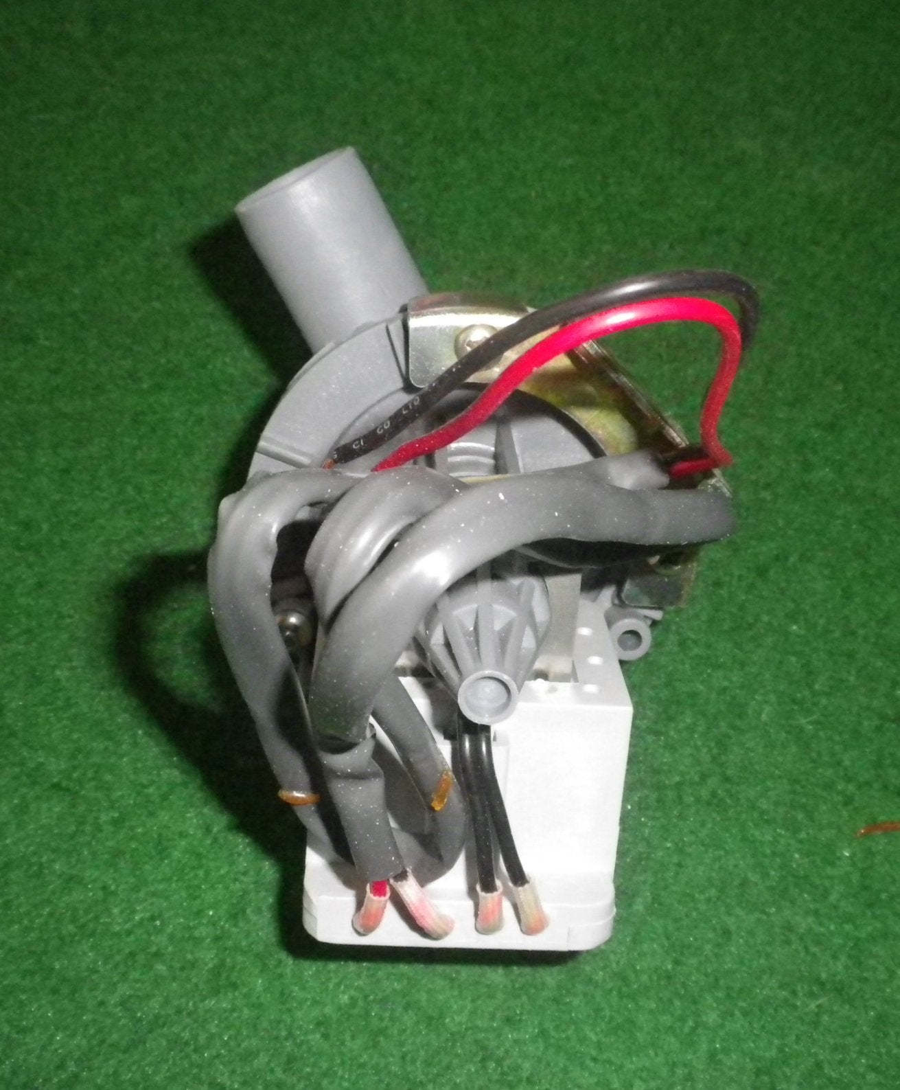 Universal Magnetic Pump Motor with Flyleads for Hoover and Simpson Appliances - Part Number 1111011