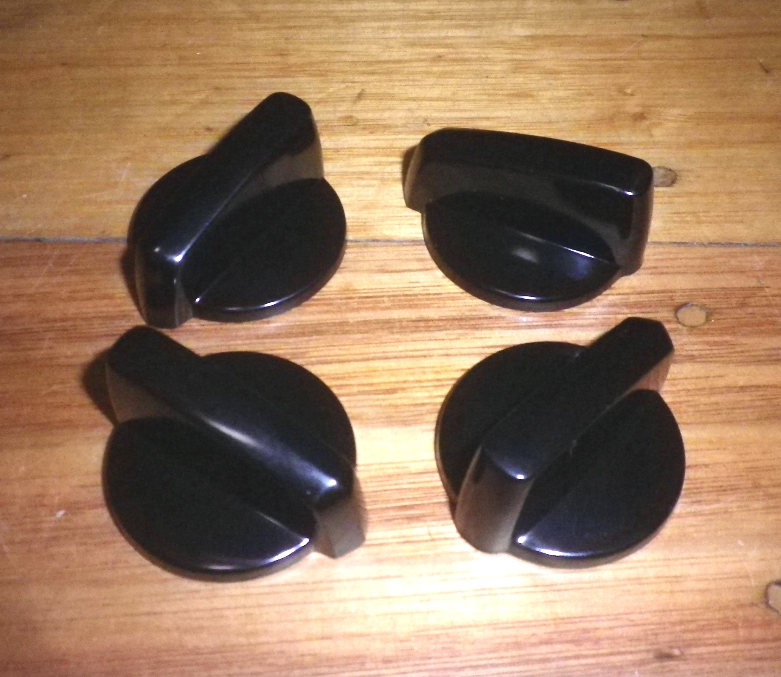 Westinghouse PHP Series 4-Pack Black Cooktop Control Knobs - Part # 305470107K