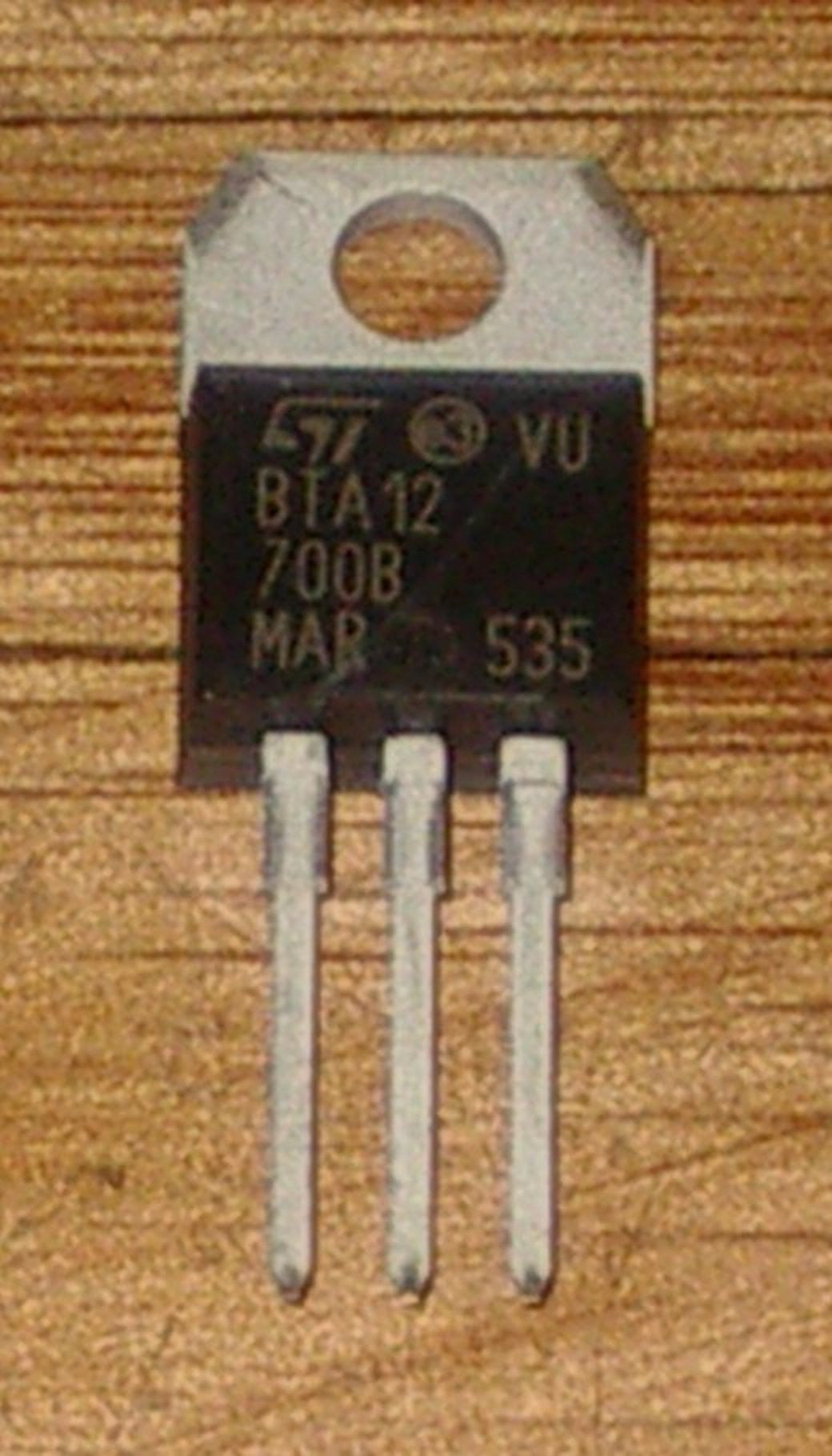 12A 700Volt Isolated BTA12-700B Triac Electronic Switch for General Use
