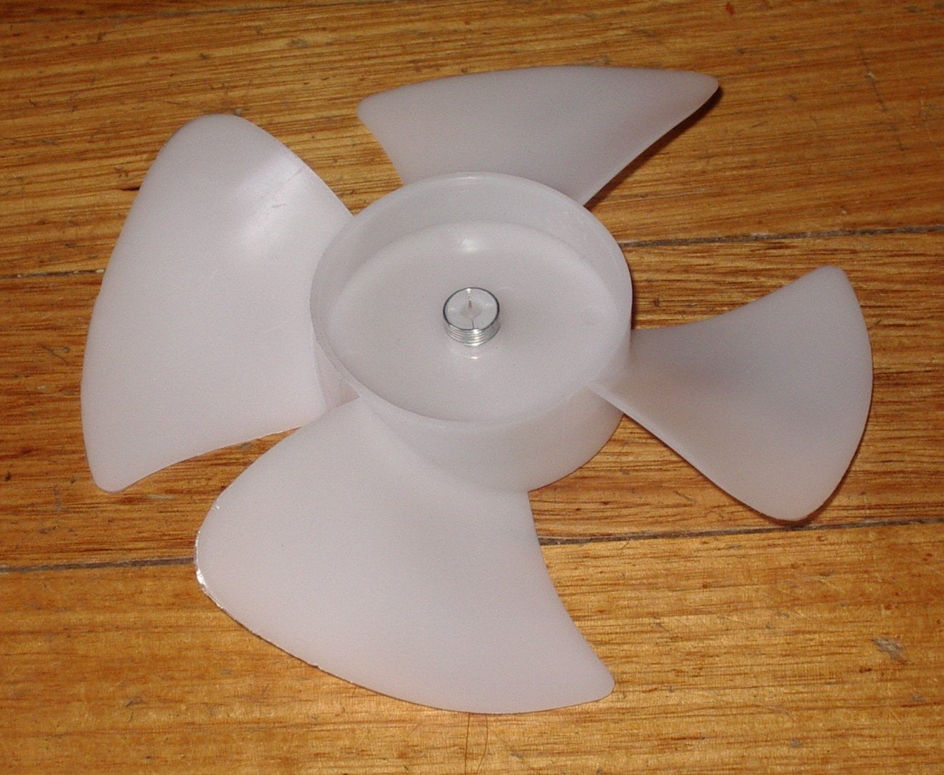 Universal Reversible Utility Fan Motor & Blade for Fridges and Freezers - Part # RFSM-672A