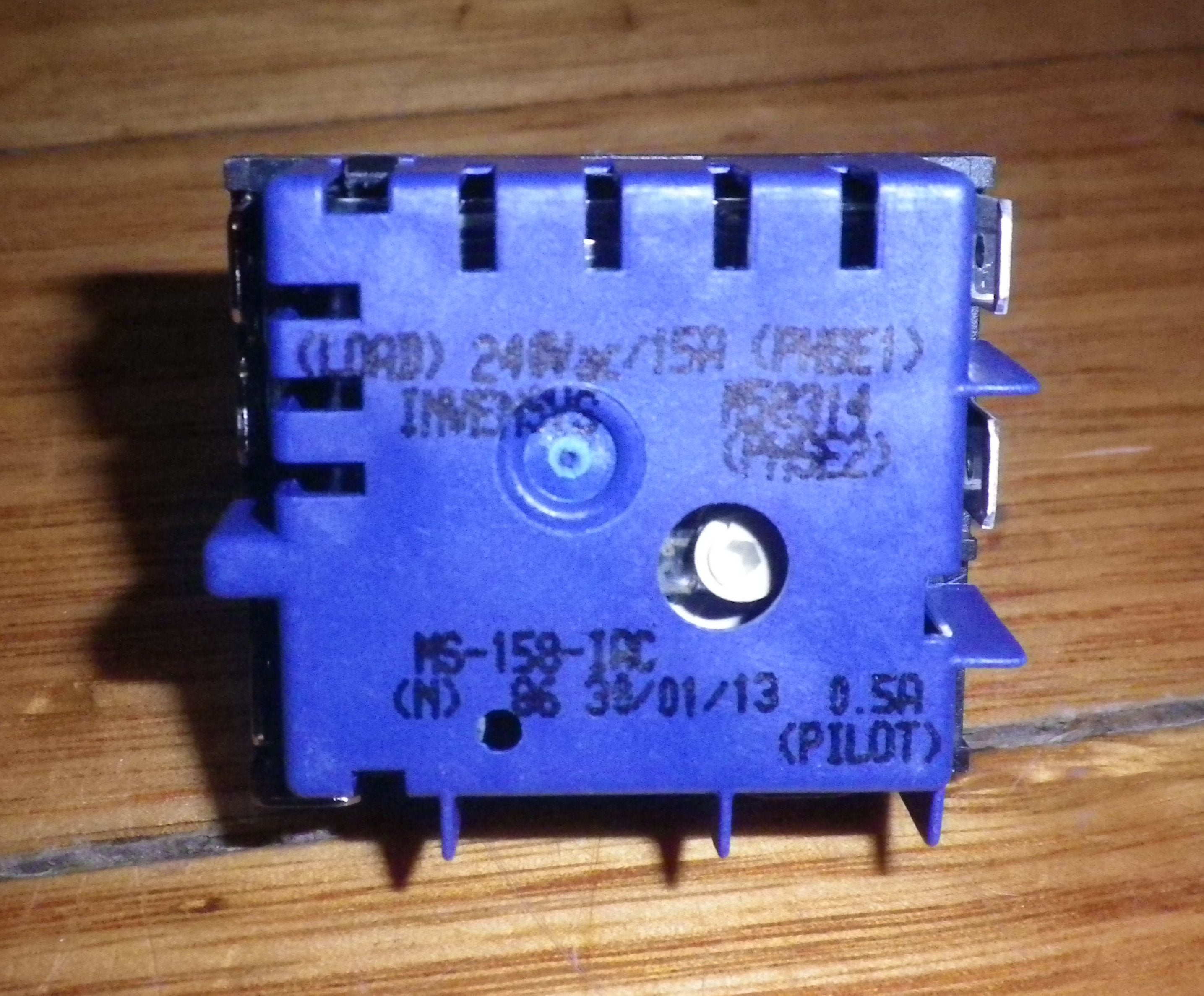 Universal Isolated Pilot Simmerstat Control - Part No. 0534001655GC