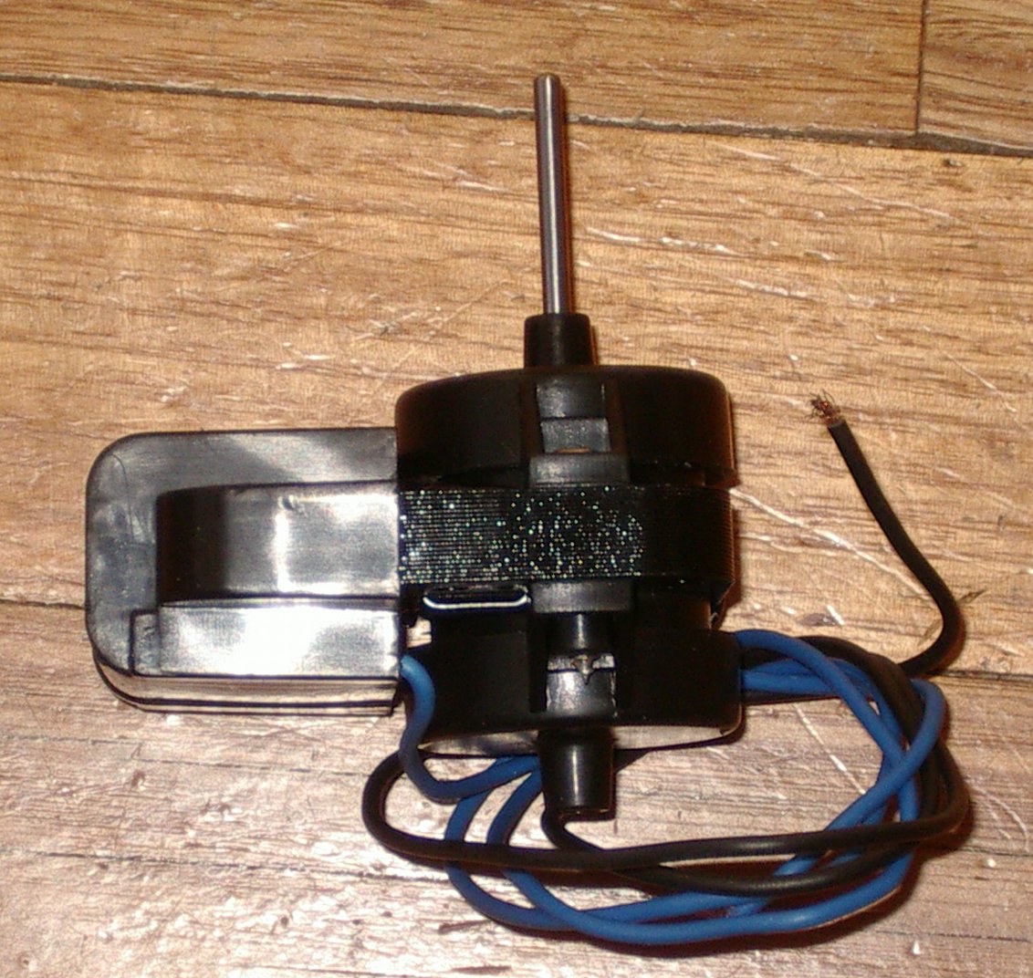 Universal Reversible Evaporator Fan Motor (Part # RF039EB) for No Frost Fridges
