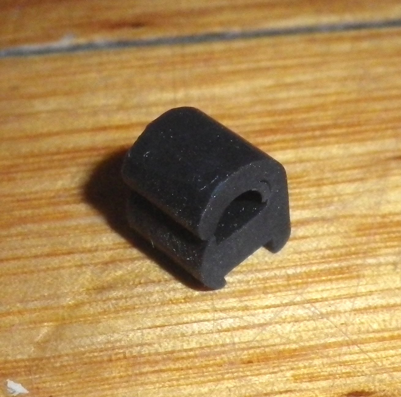 Small Rubber Trivet Foot Replacement Part #305435300 for Chef, Simpson, and Westinghouse Gas Cooktops