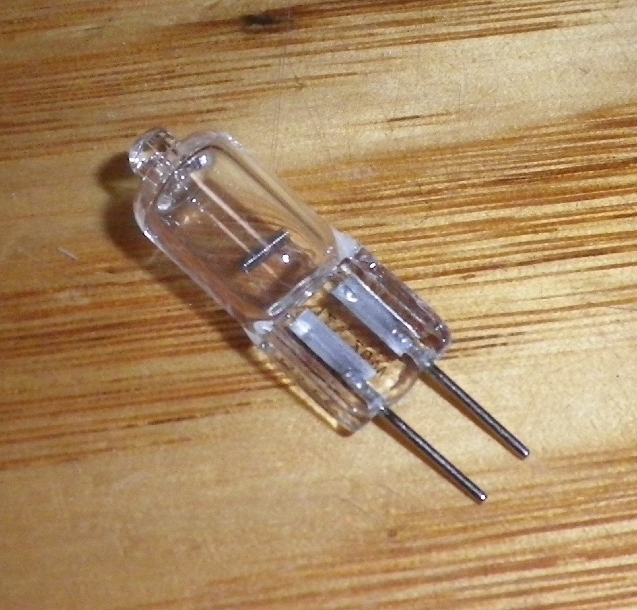Robinhood 12-Volt G4 Halogen Globe for RWC3C, RWE3C, RWH3C Rangehood - Replacement Part # 104467
