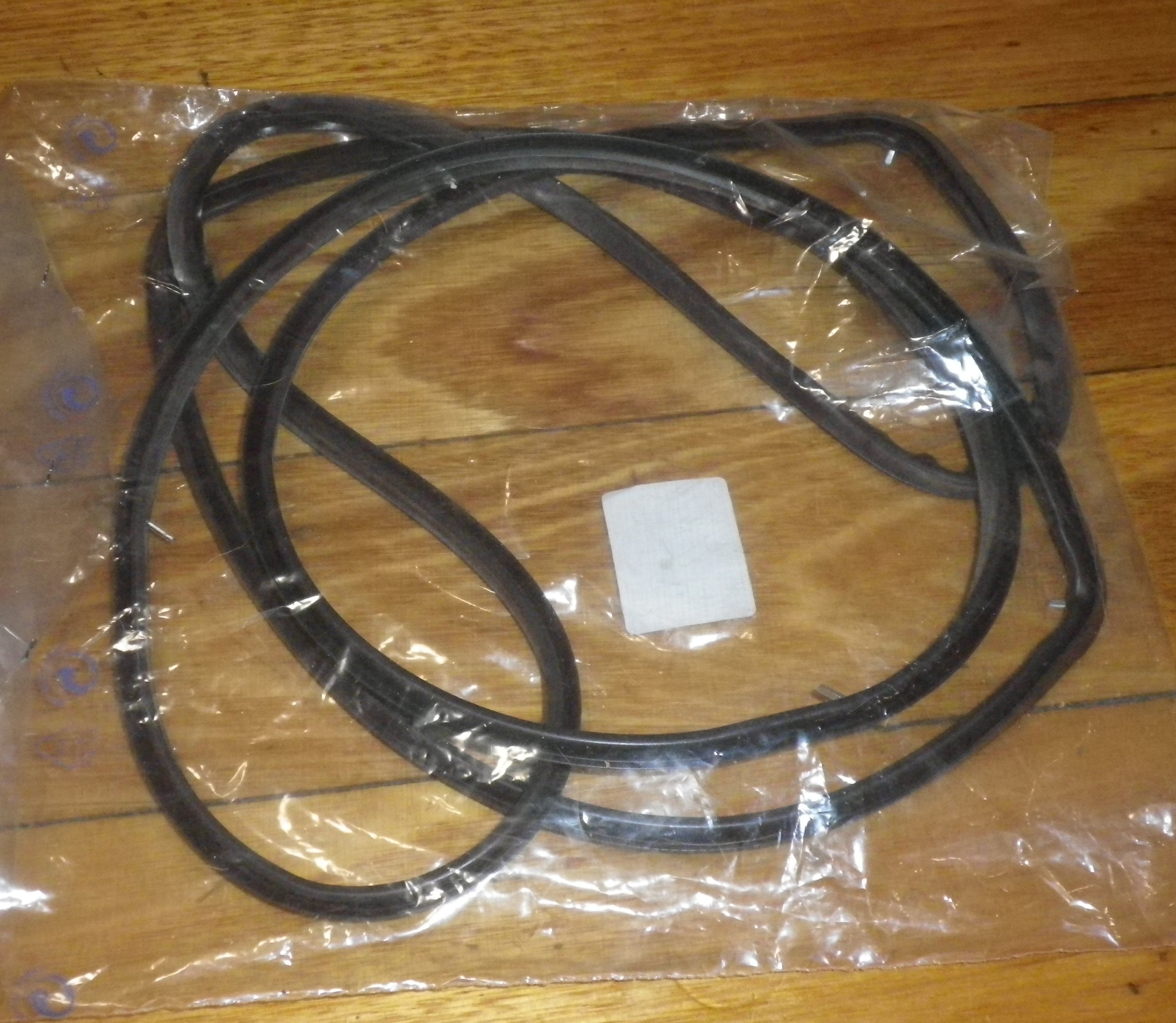 Genuine Whirlpool 90cm 4-Side Oven Door Seal - Part # 480121100568