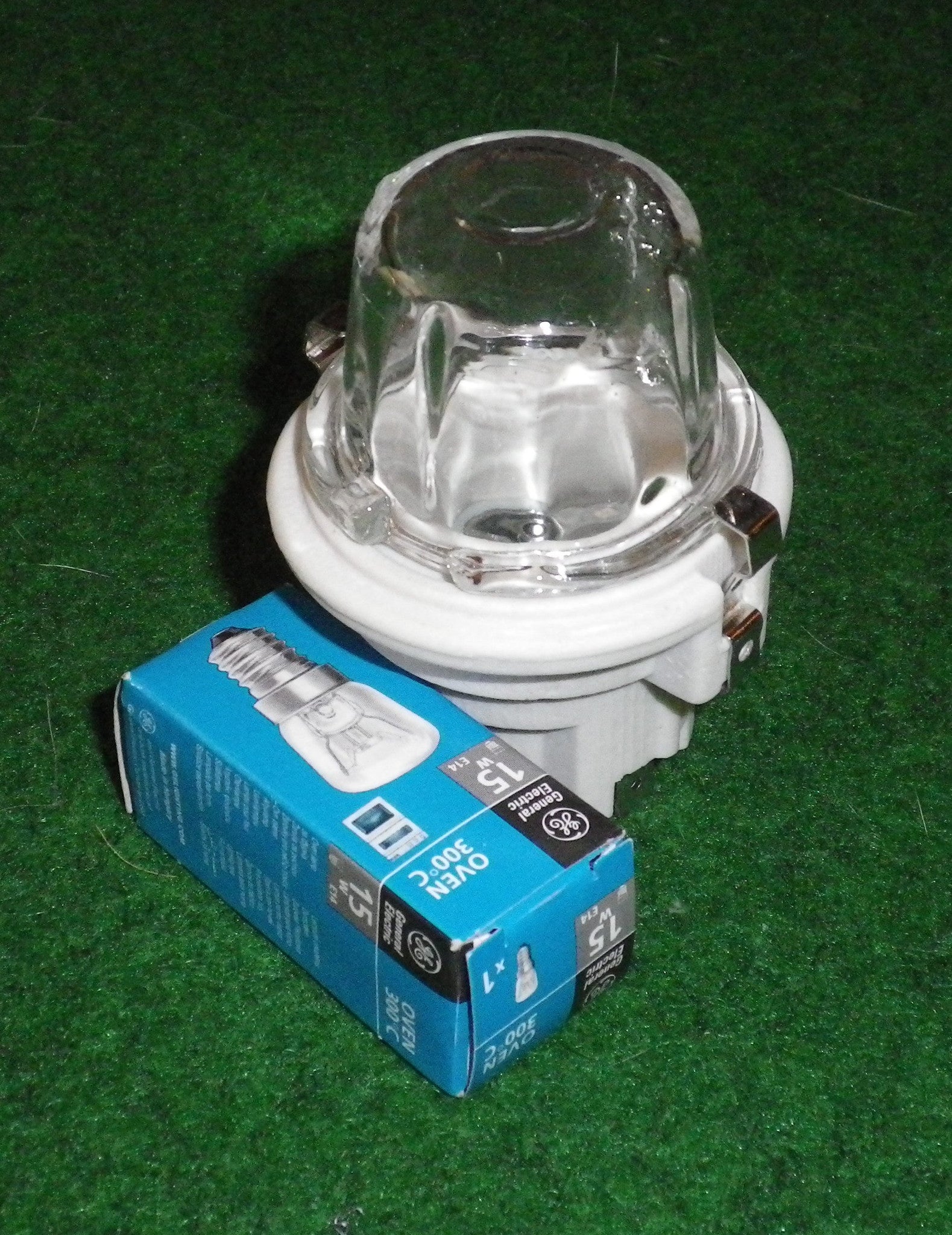 50mm Universal Oven Lampholder with 15w SES Globe - Part SE189
