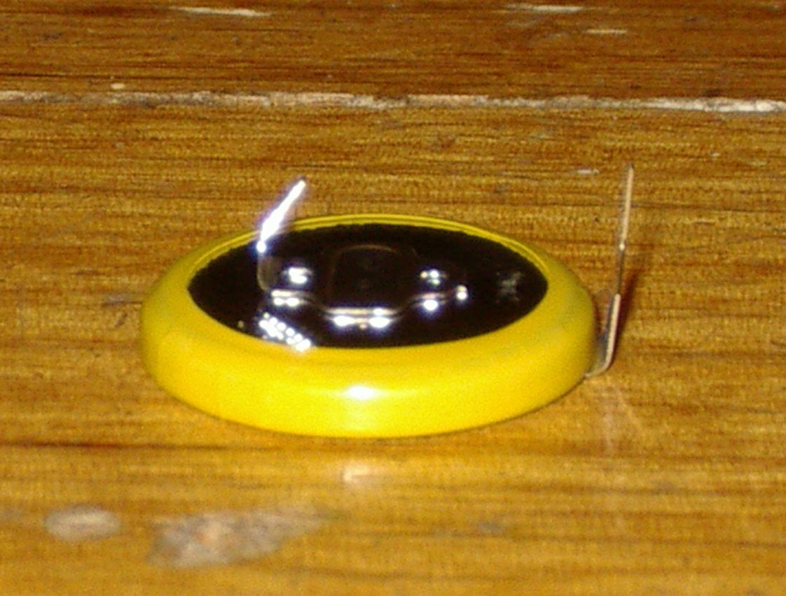 High - Quality CR2032 - 1HS 3 - Volt Lithium Memory Battery Featuring Horizontal Solder Tags