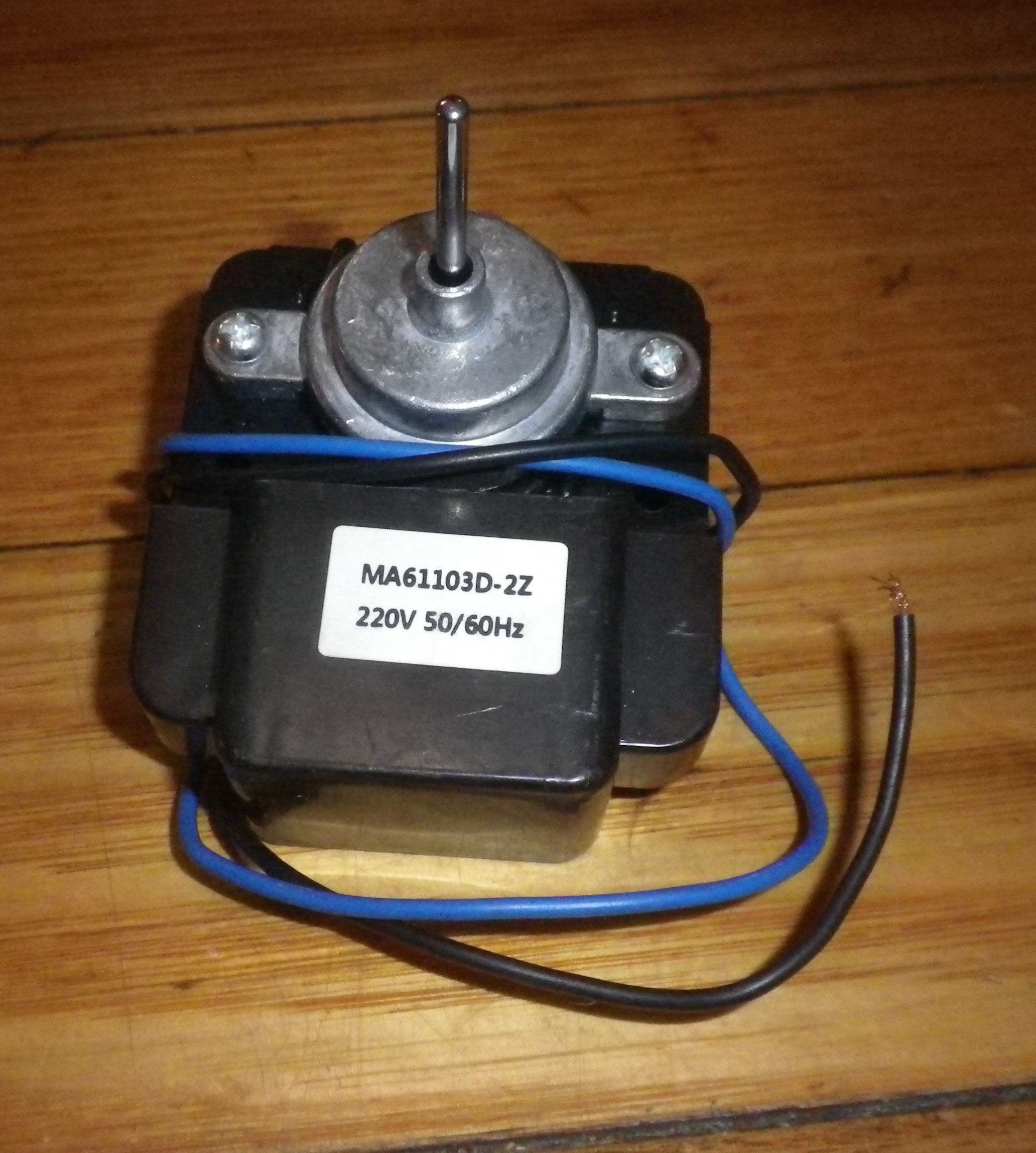 Small Universal Reversible Evaporator Fan Motor - Part # RF039ES for Frost - Free Fridges