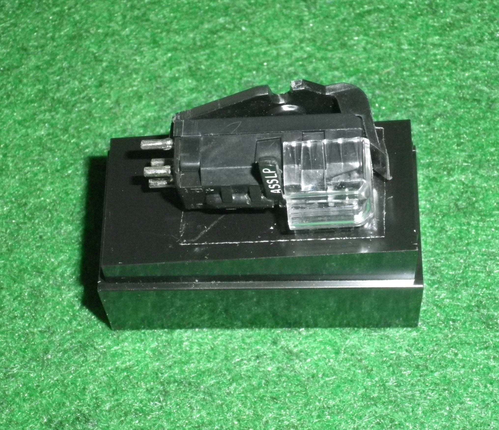 High - Quality Ceramic Cartridge with Stylus Compatible with BSR and Garrard, Part # KS40A, PC06