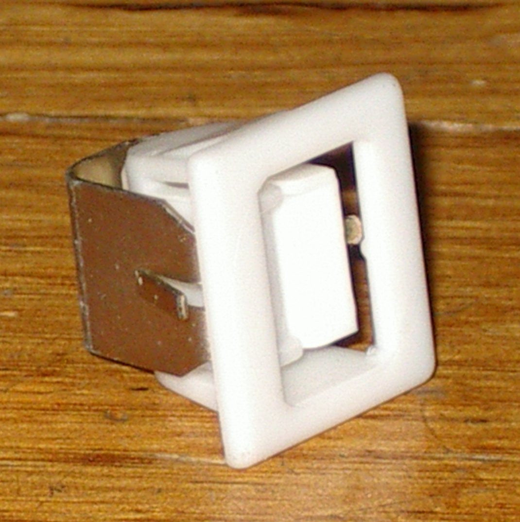 Fisher & Paykel Female Dryer Door Catch Replacement Part - Model Numbers FP410128, 410128, 410128P, DE902, D225