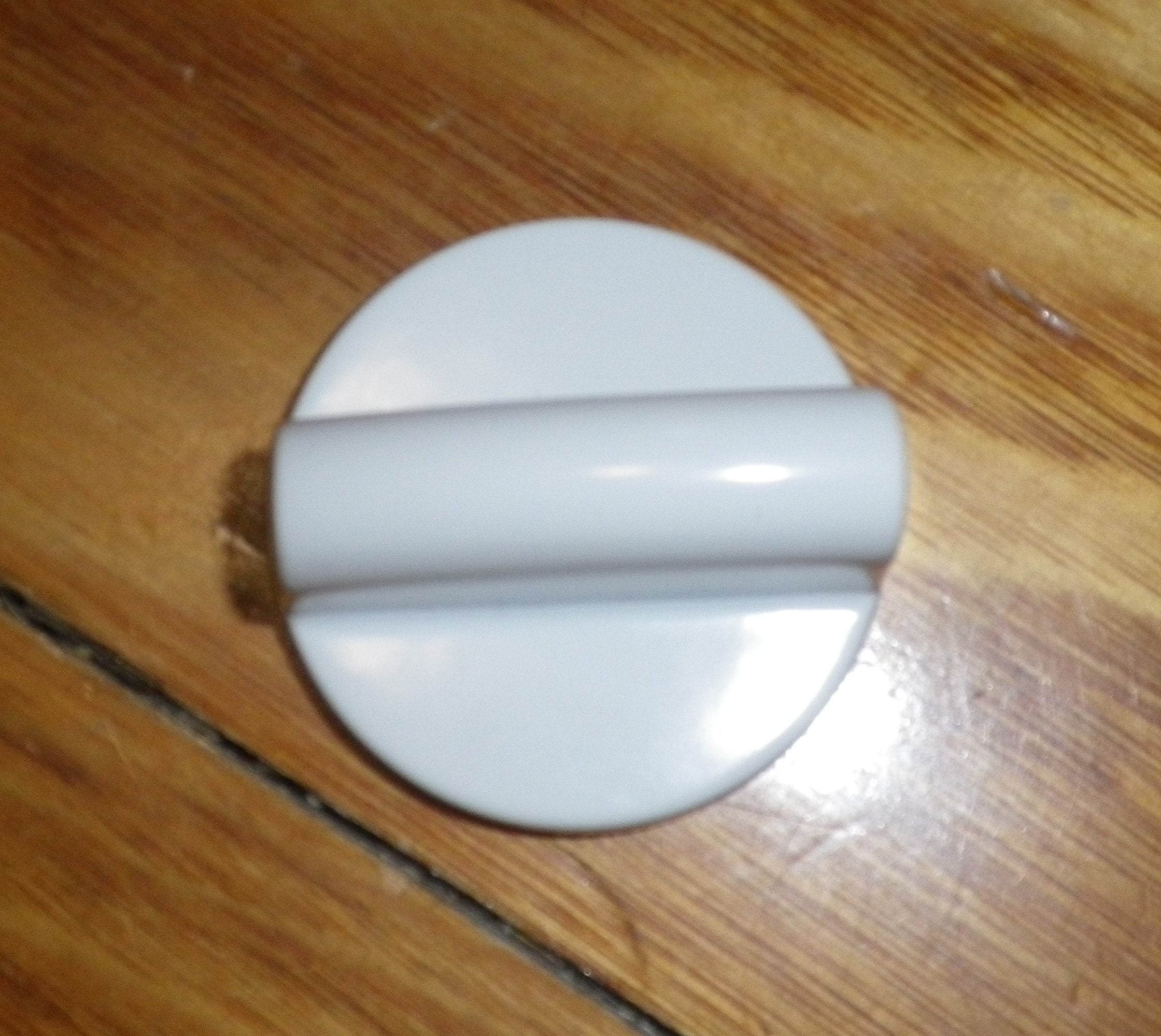 Chef, Electrolux, Westinghouse Brand New White Stove Control Knob Replacement Part # 0019008097
