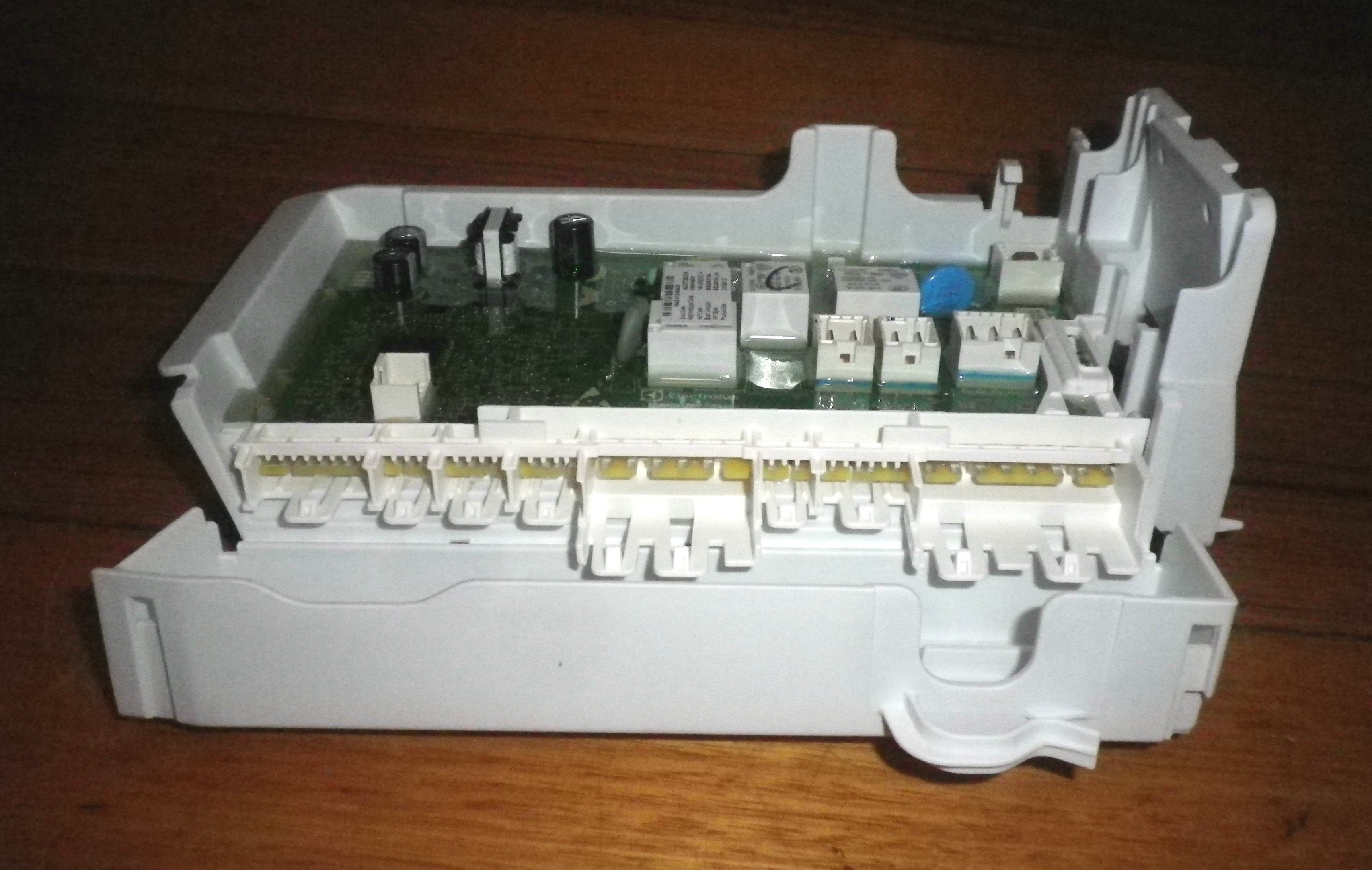 Westinghouse Front Loader Washer and Dryer Genuine Main Control PCB Module - Product Part Number 973914900980009