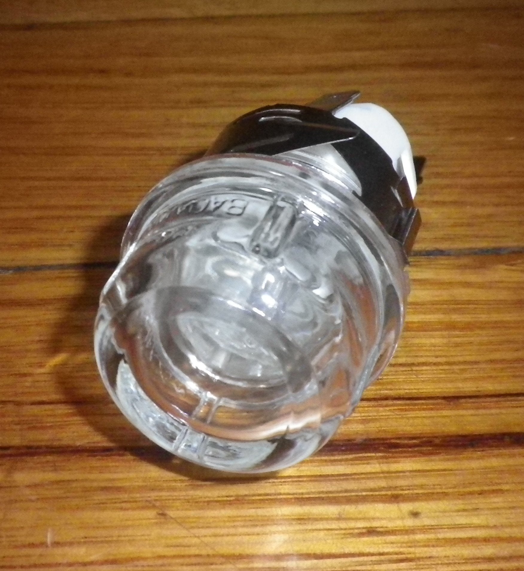 Fisher & Paykel G9 Oven Lamp Holder Assembly with 25W Halogen Light Bulb - Replacement Part No. FP561921, 561921