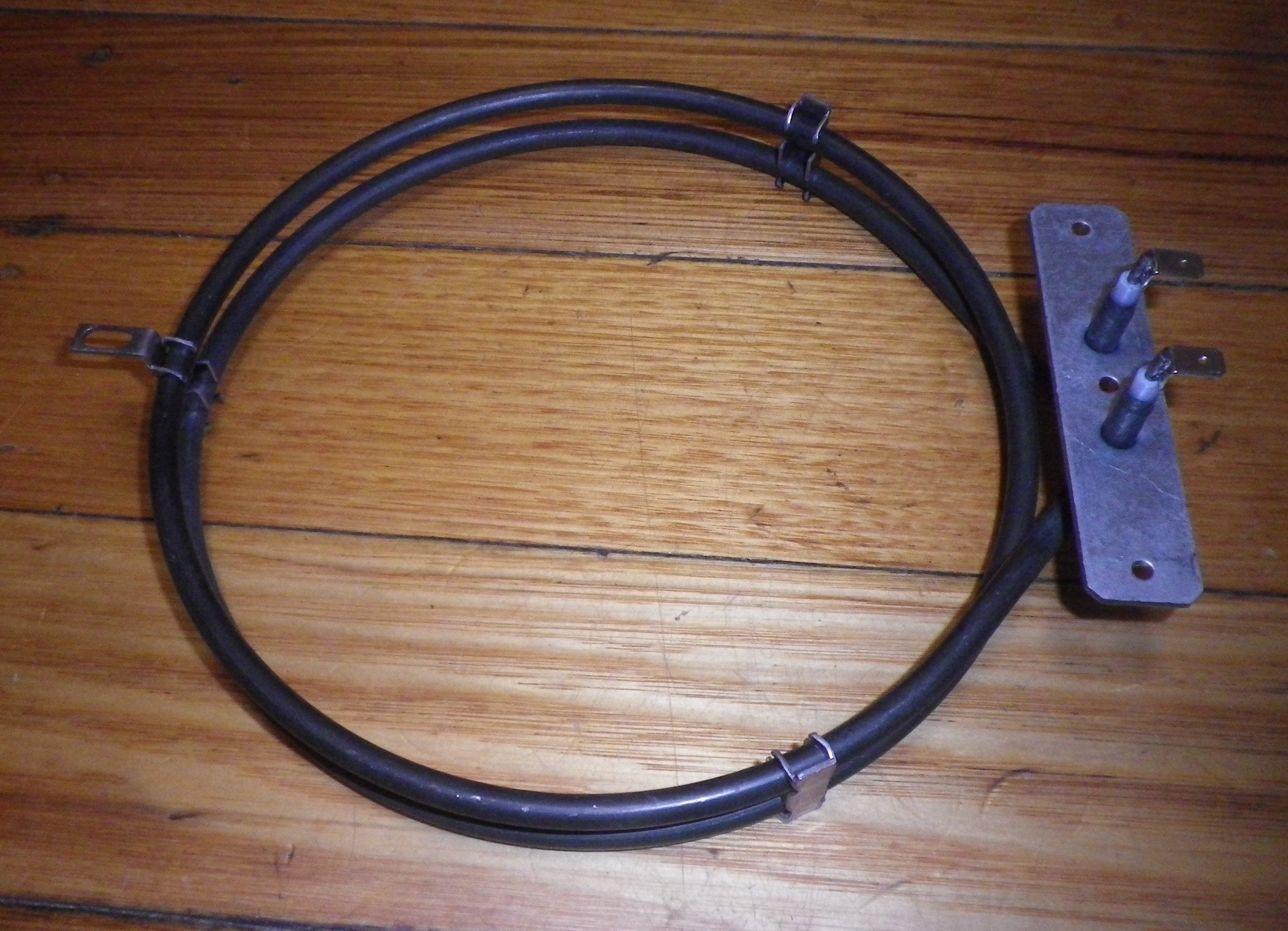 Technika and Euro Compatible 2050-Watt Fan Forced Oven Heating Element - Replacement Part # SE800C