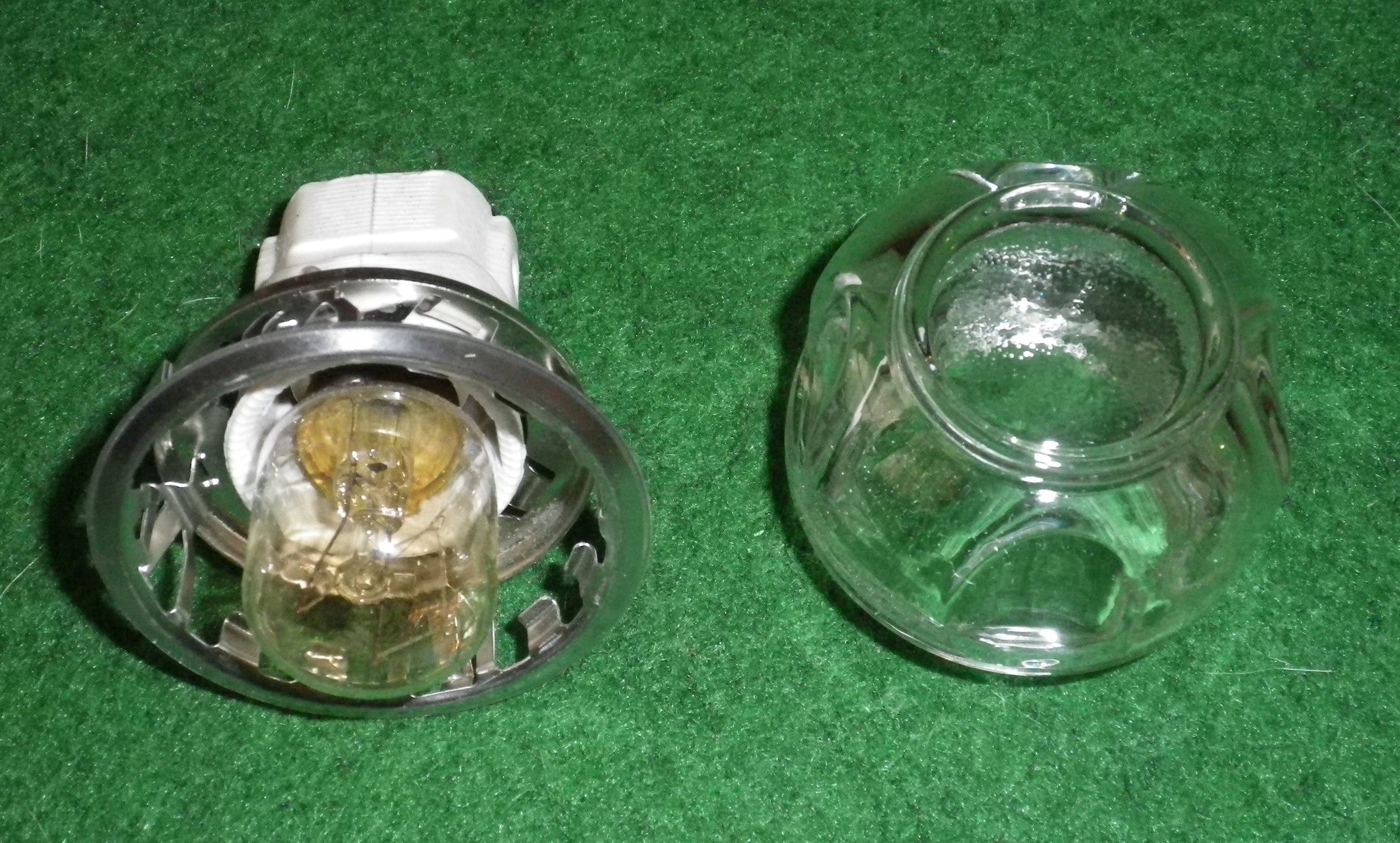 50mm Universal Oven Lampholder with 25w SES Globe - Part SE189A