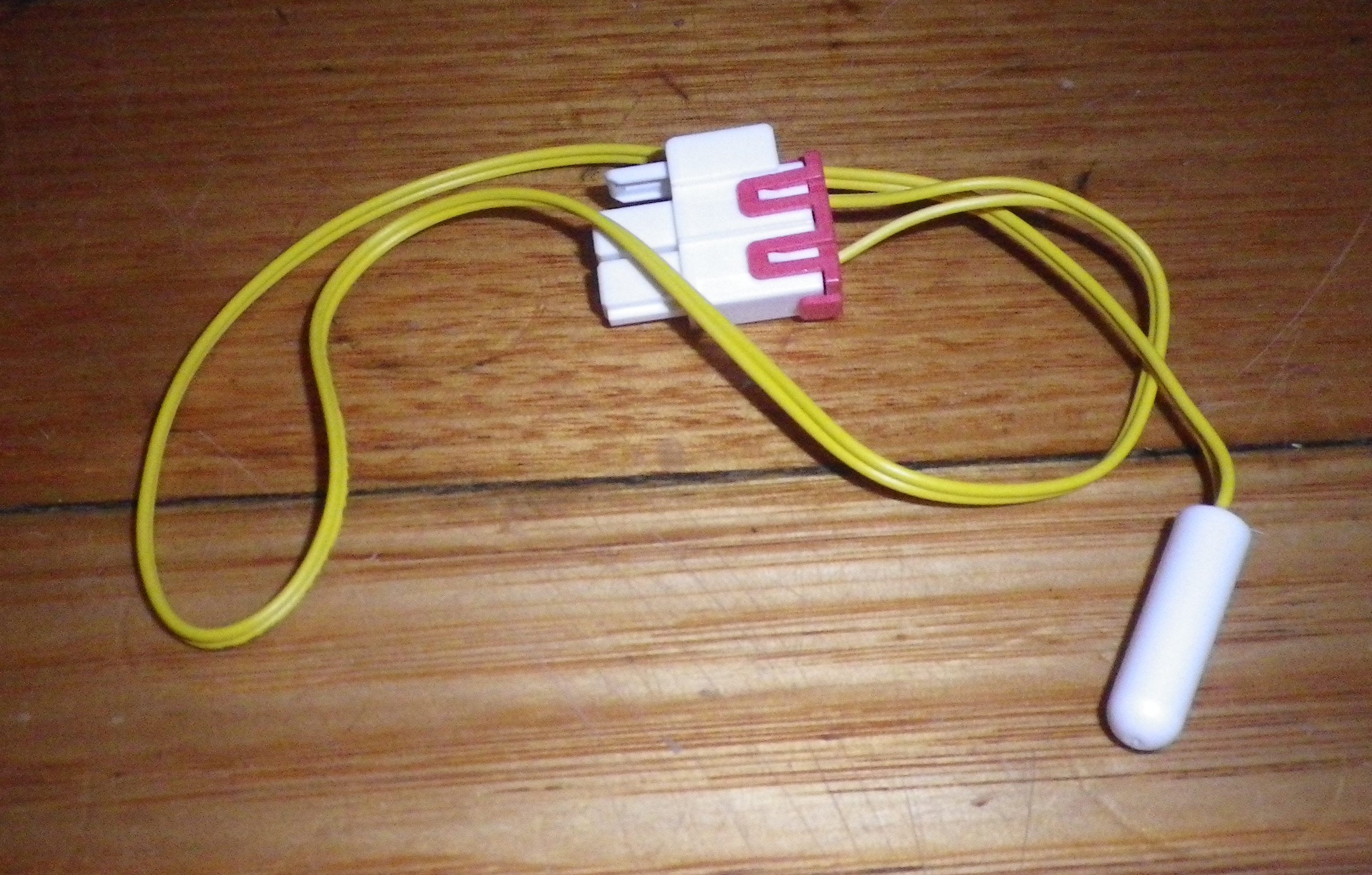 Samsung Refrigerator Defrost Temperature Sensor - Compatible with SRS535WW, SRS579NP - Part Number DA32 - 10109U