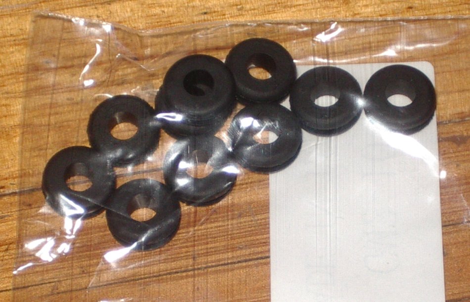 10-Piece Pack of Rubber Grommets with 4.5mm Through Hole for 8mm Panel Hole - Part Number GM2-10
