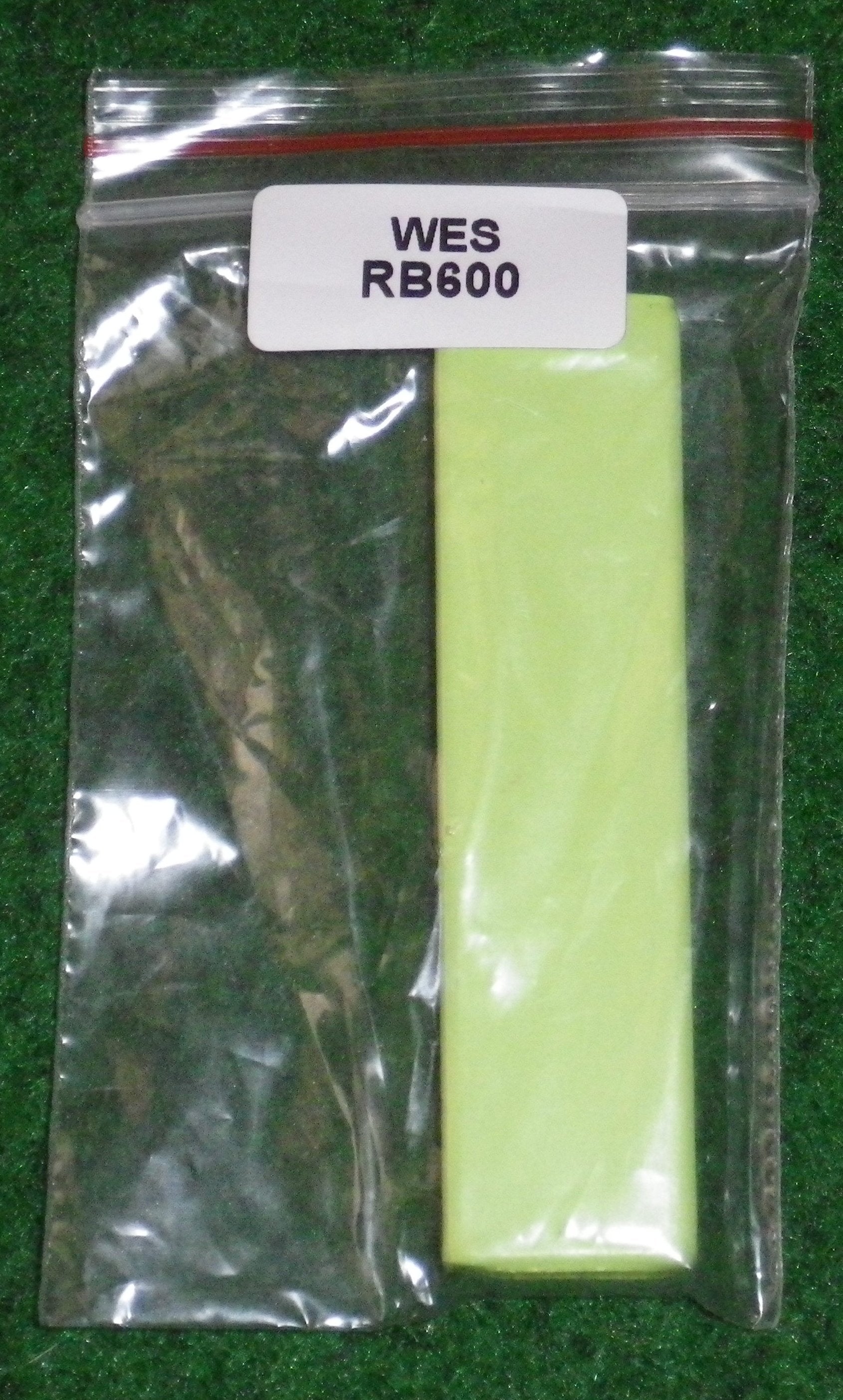 Prismatic Brand NiMH Rechargeable Battery with 1350mAh Capacity - Part Number RB600