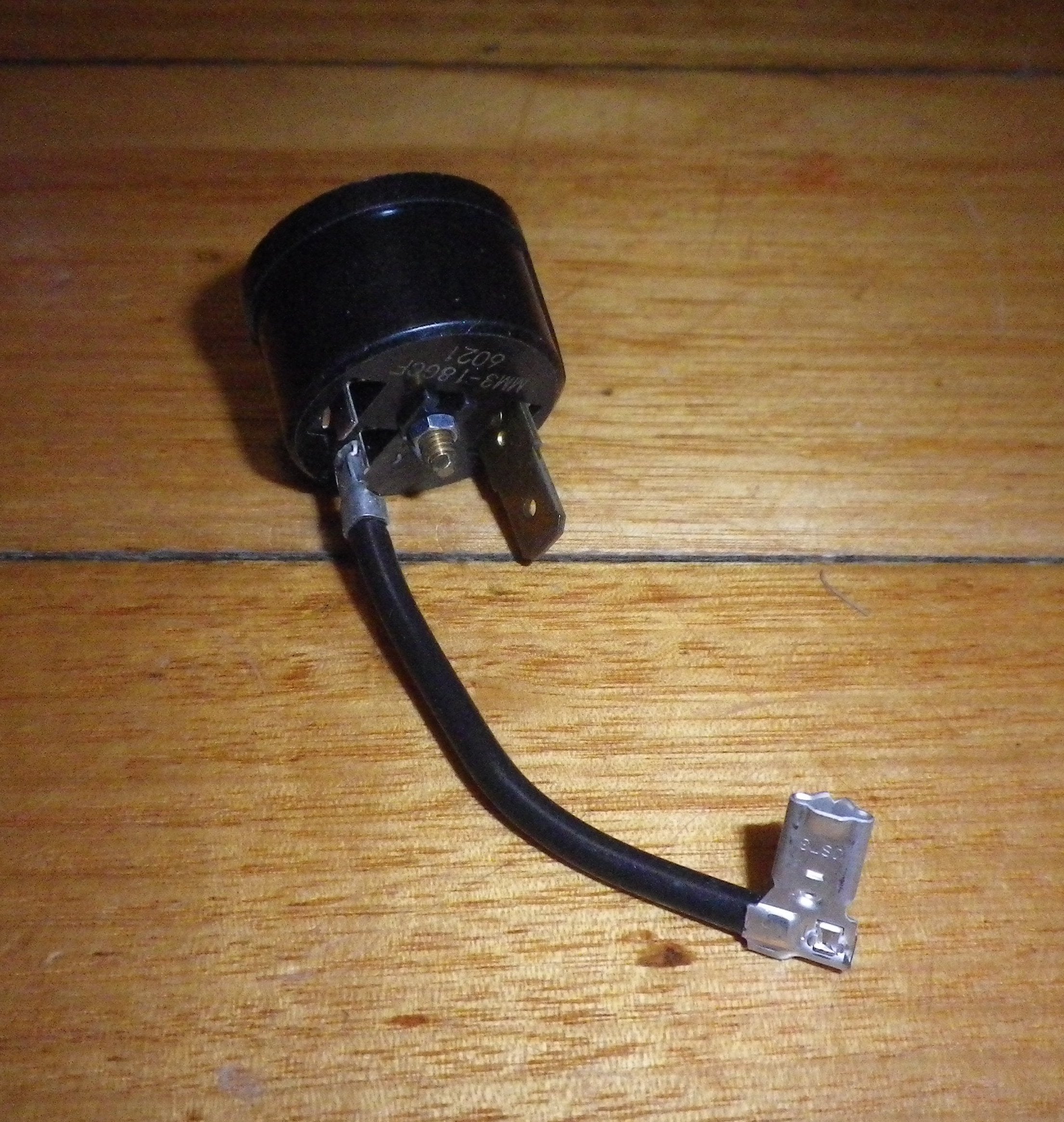 Fisher & Paykel Refrigerator Compressor Overload Cutout Safety Device - Replacement Part # FP209083, Also Known As MM3 - 18GCF