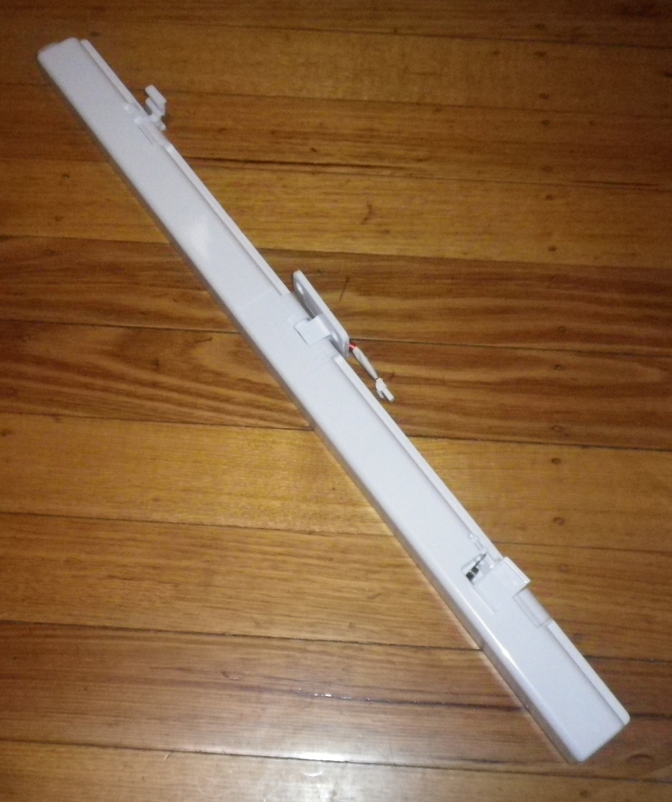 Samsung SRF801GDLS French Door Refrigerator Centre Closing Bar Replacement Part # DA97 - 08512K
