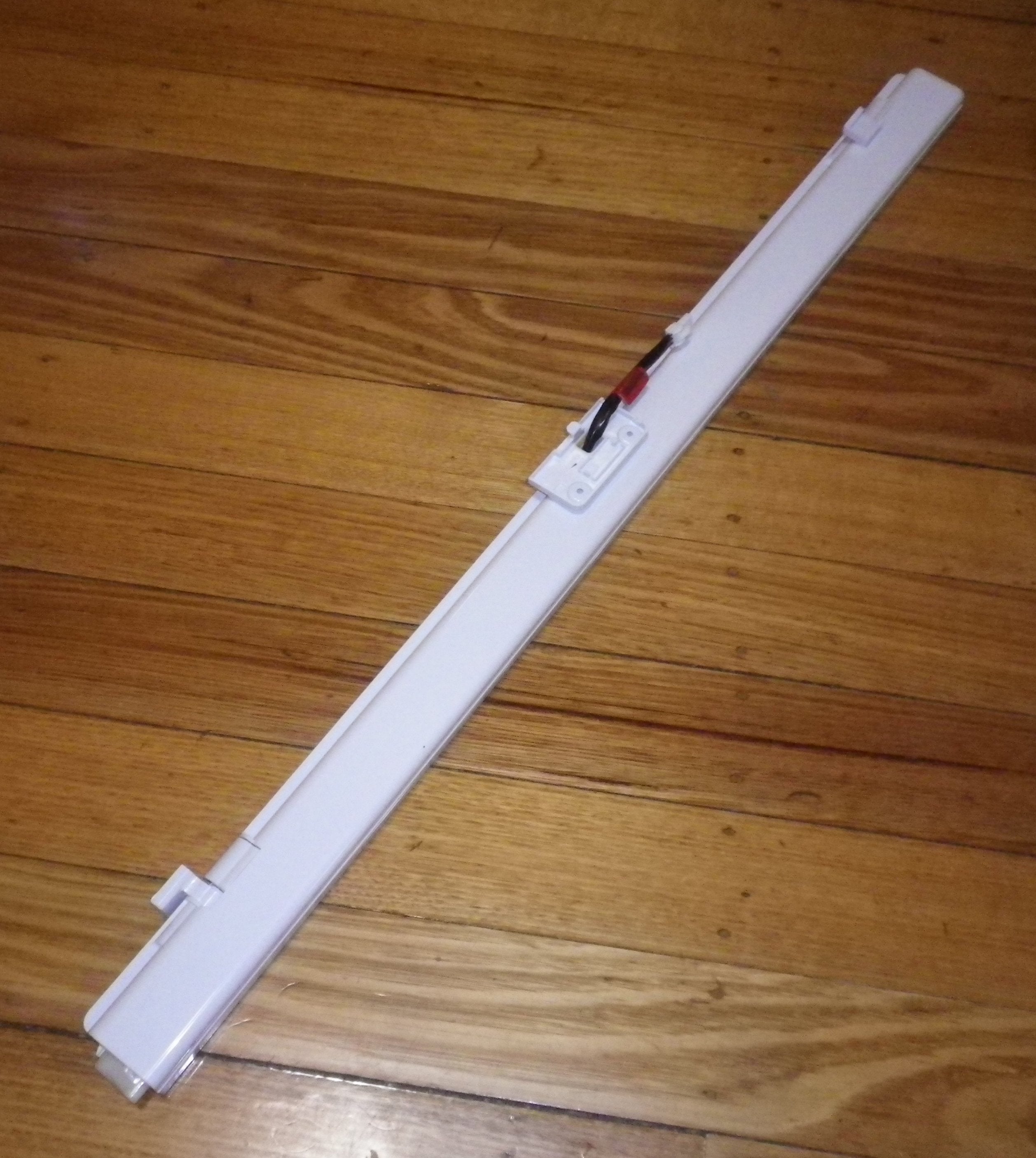 Samsung SRF924NIS Refrigerator French Door Centre Closing Bar Component - Part Number DA97 - 13041A