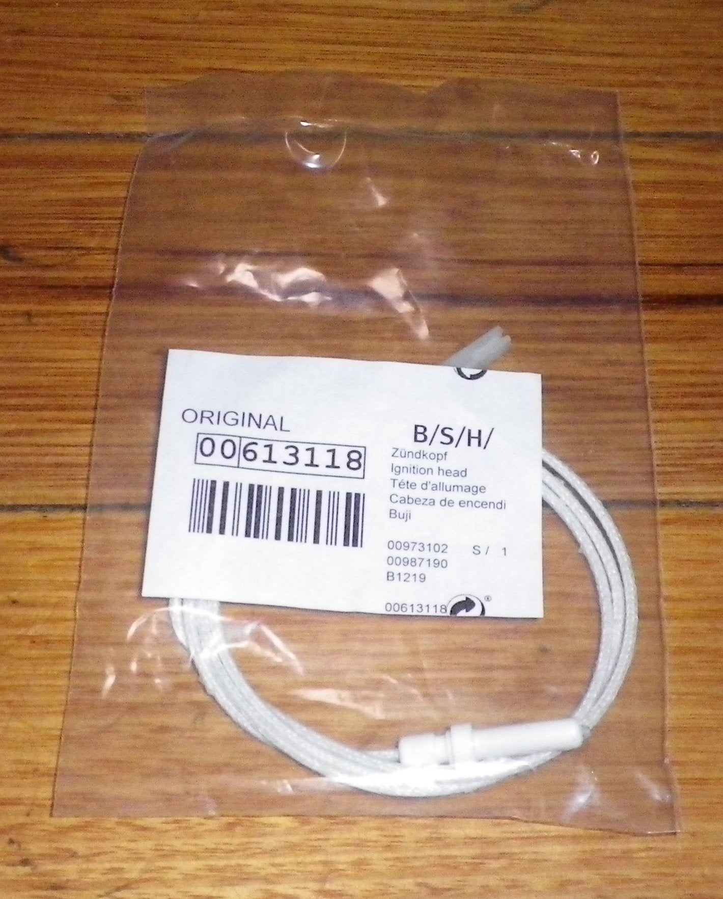 Bosch and Neff Compatible 810mm Gas Cooktop Burner Ignition Spark Plug and Lead Assembly - Part Number 613118