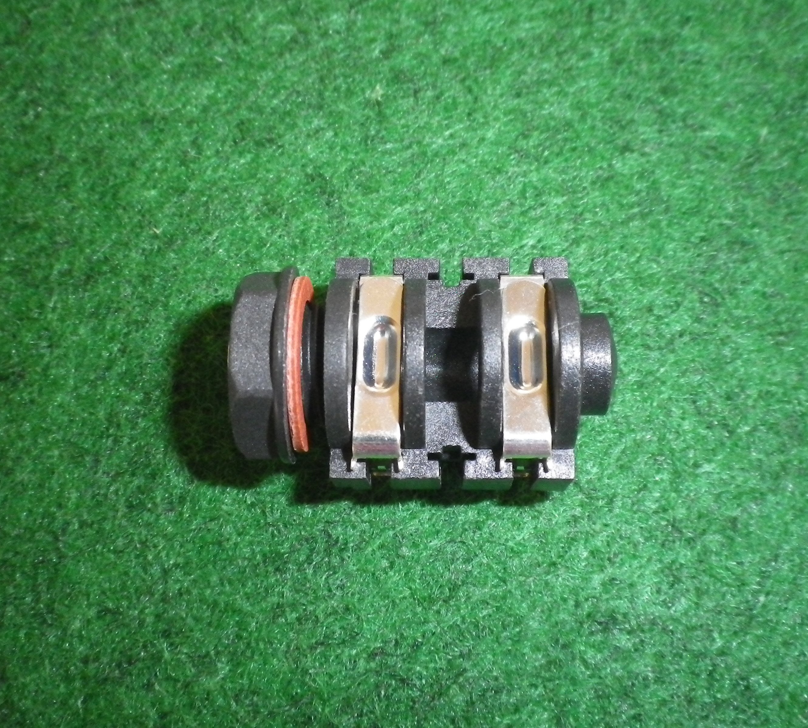 6.3mm Plastic Insulated Mono Switched Phone Socket with Solder Tags - Part Number BJ102, Ideal for Audio Equipment