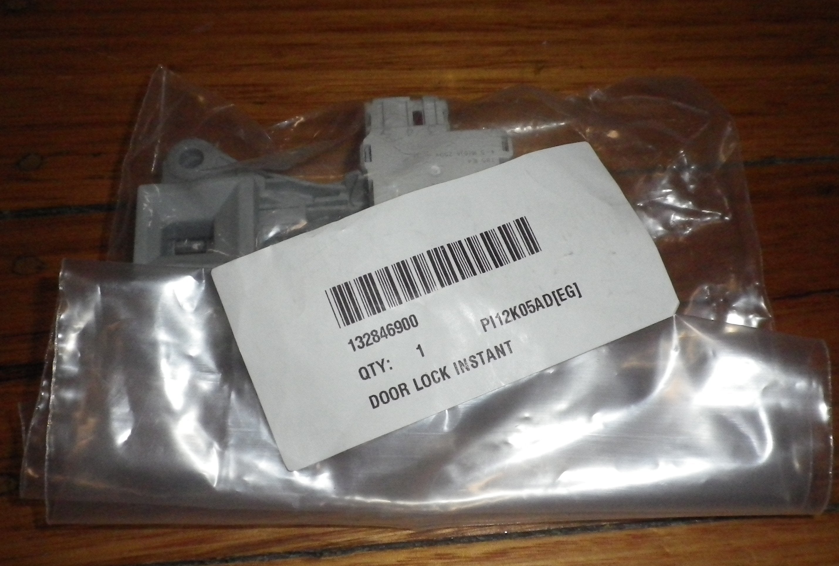 AEG and Electrolux Front Loading Washing Machine Door Interlock Switch - Genuine Part # 132846900