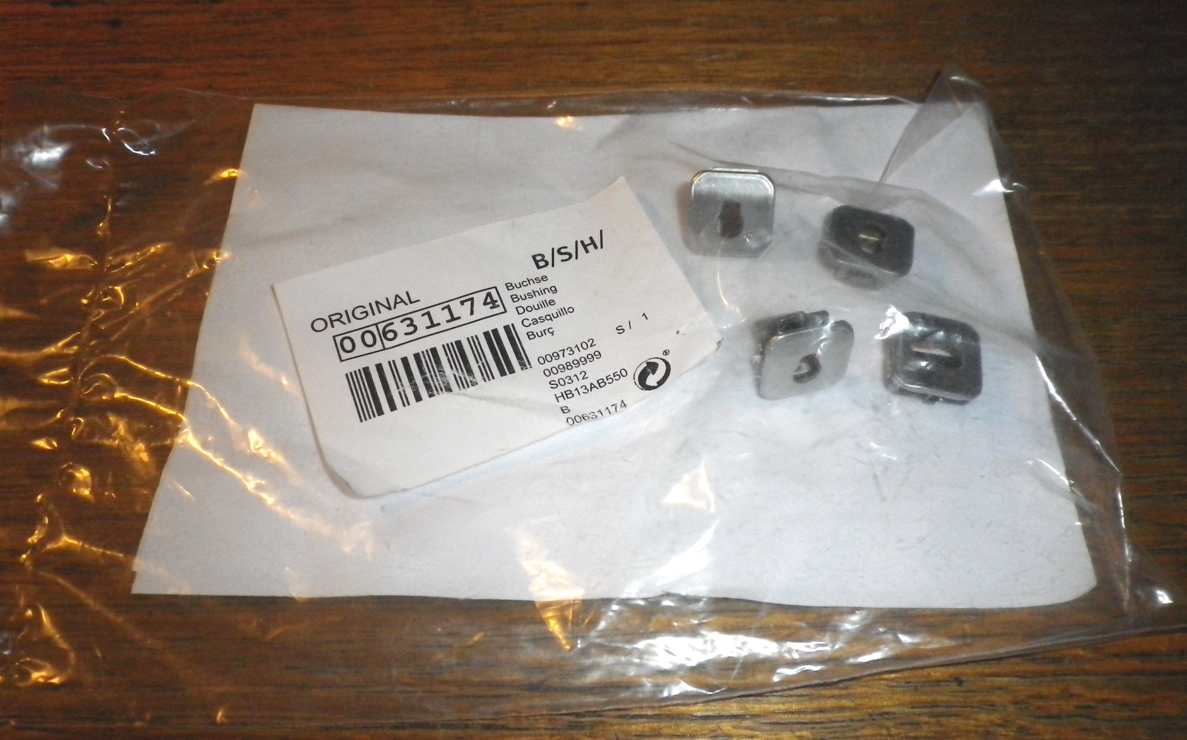 Bosch and Siemens Oven Shelf Side Rack Bushing Kit - Part No. 631174