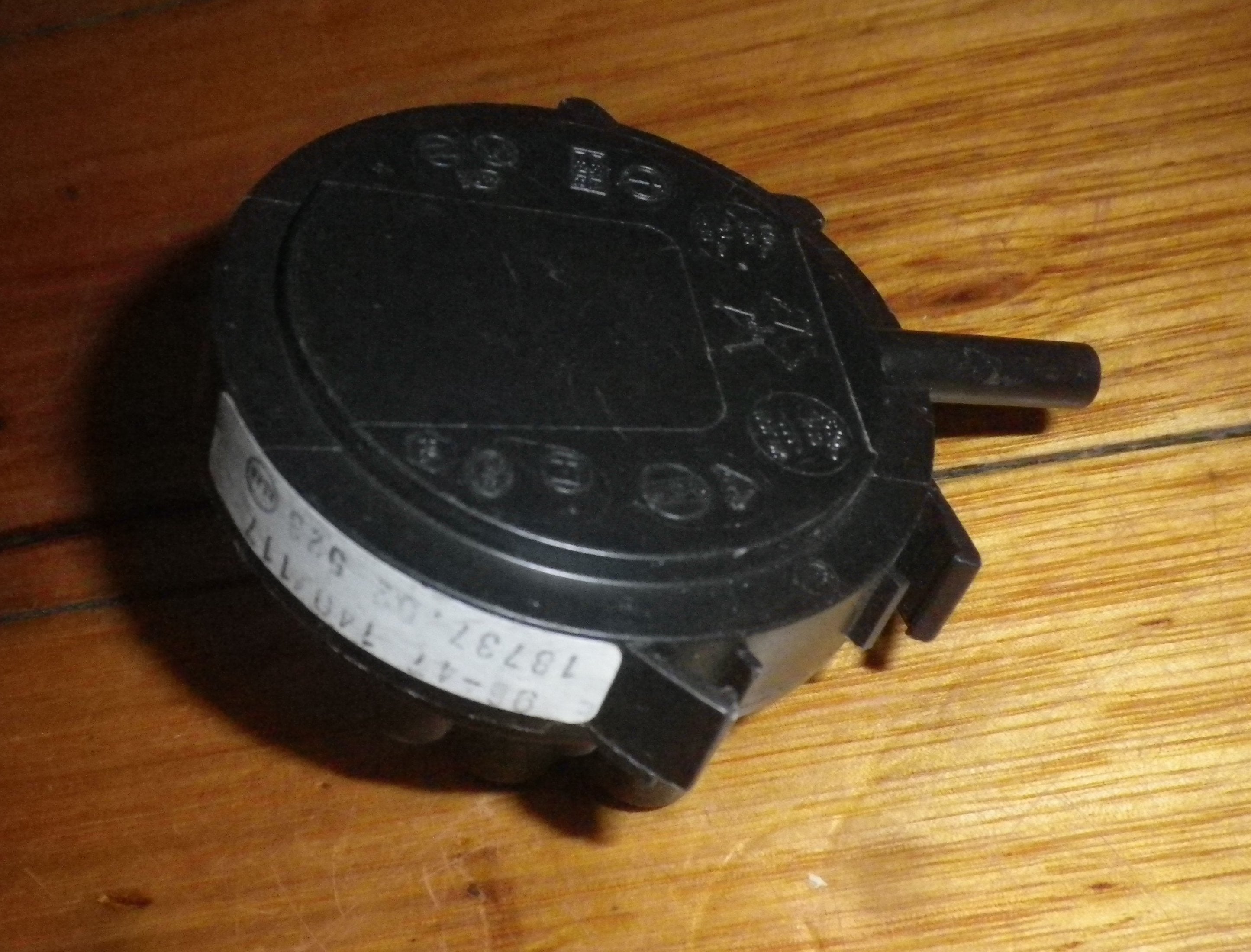 Ariston Front - Loading Washer 3 - Terminal Pressure Switch UNI210, A199993