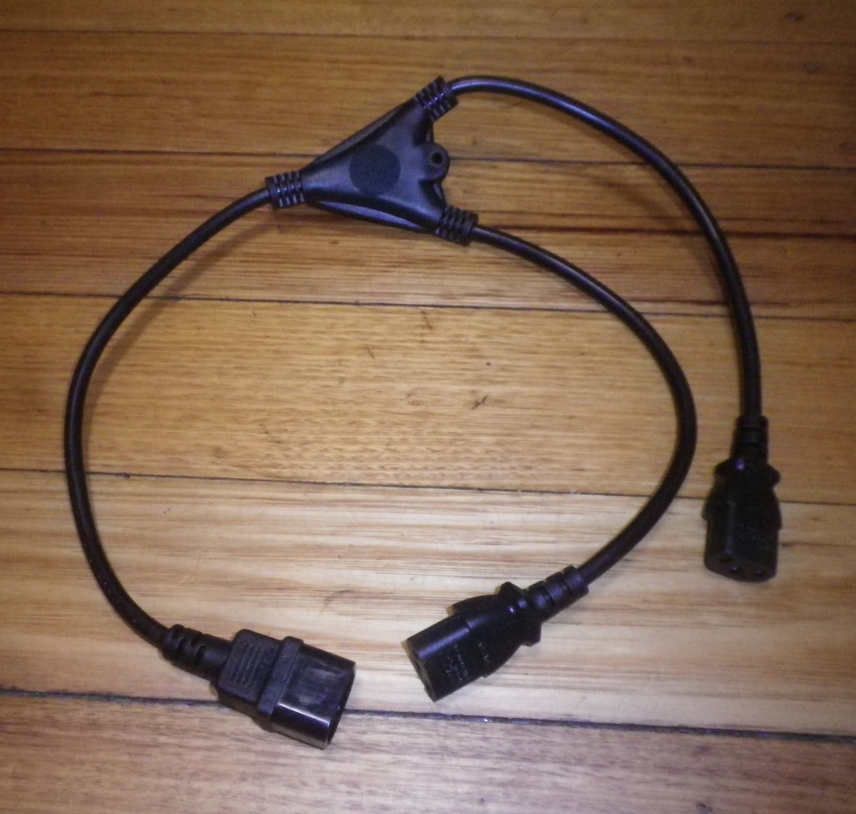 Computer Power Cable - 2 IEC Female Connectors to 1 IEC Male Plug - ACL606-06 Power Splitter for Computers, Monitors, Printers, and Audio Equipment