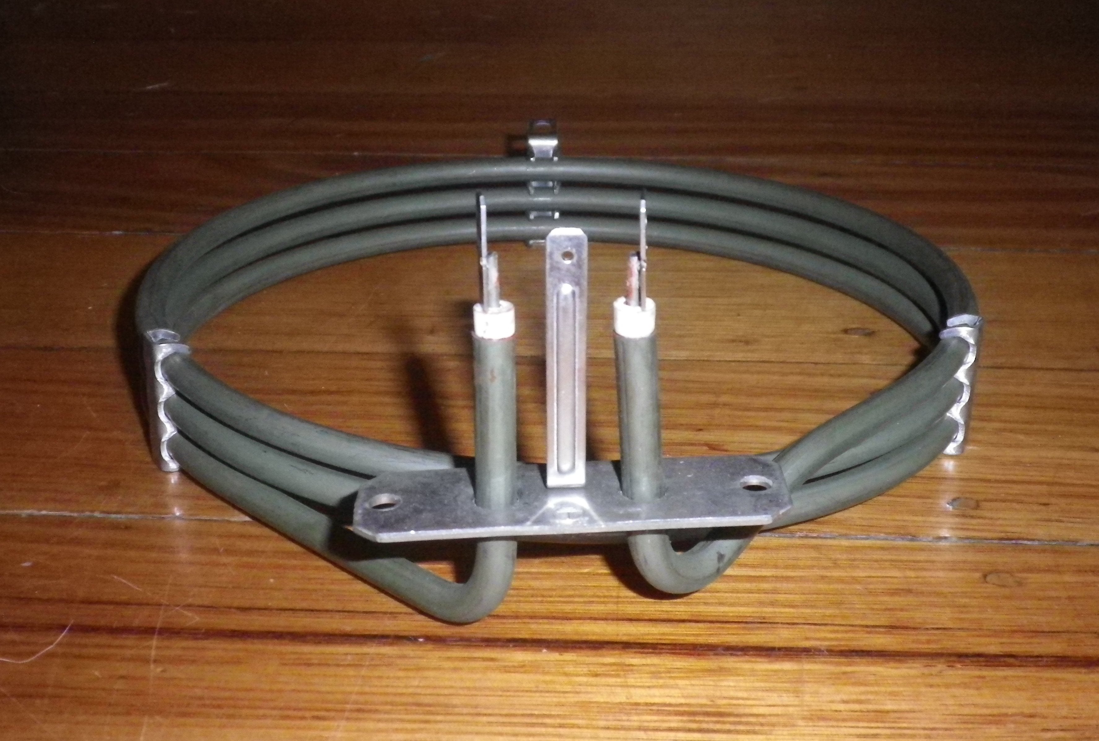 1950W Triple Loop Fan Forced Oven Element Compatible with Technika - Part SE327