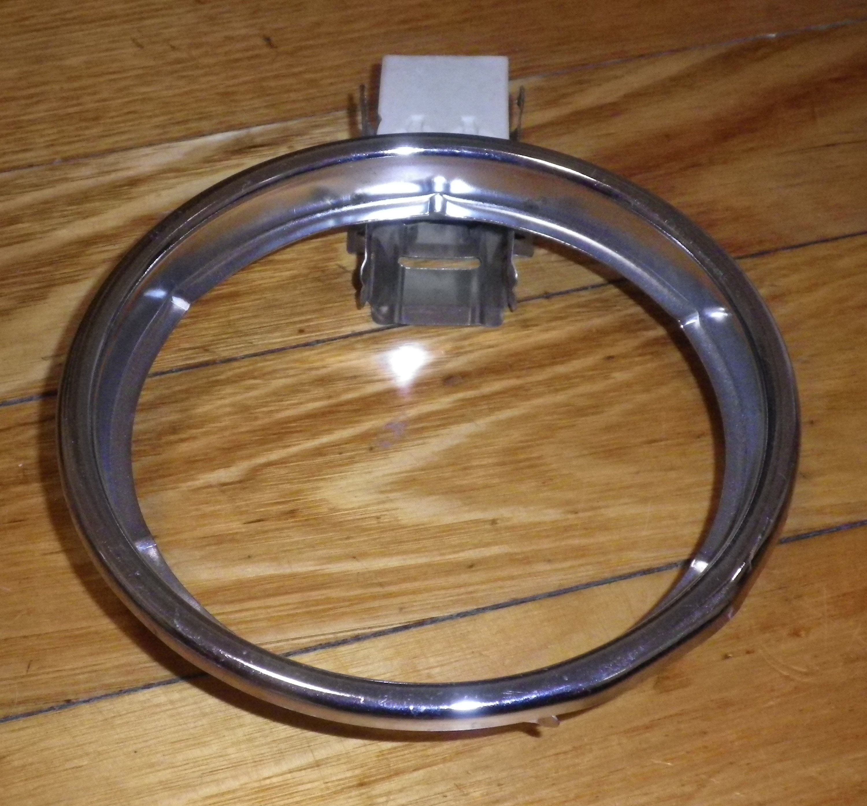 Chef 145mm Stove Trim Ring and Receptacle Socket - Part Number SE38B