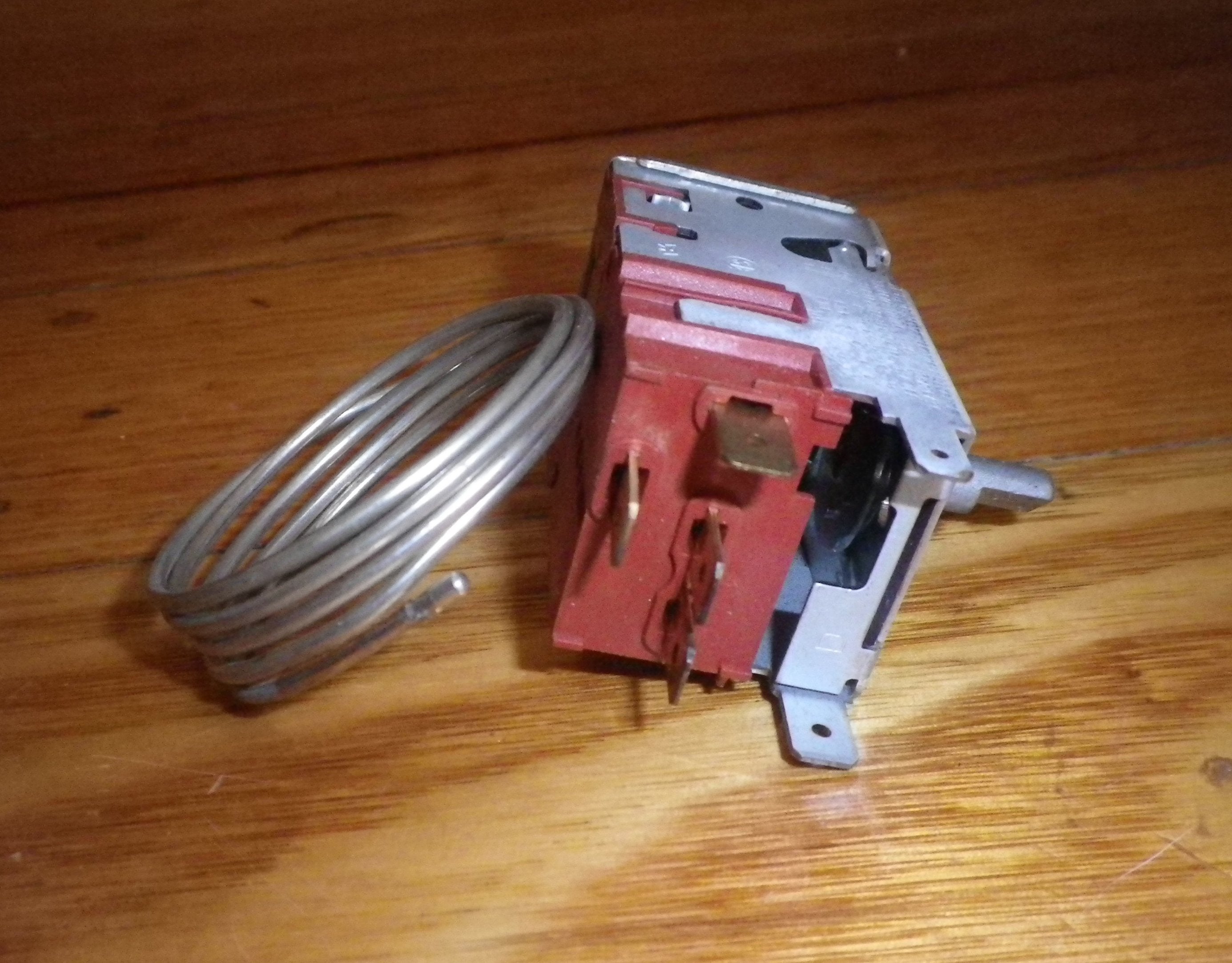 Fisher & Paykel N210 No Frost Freezer Thermostat Replacement Part - Model FP883705P, 883705P